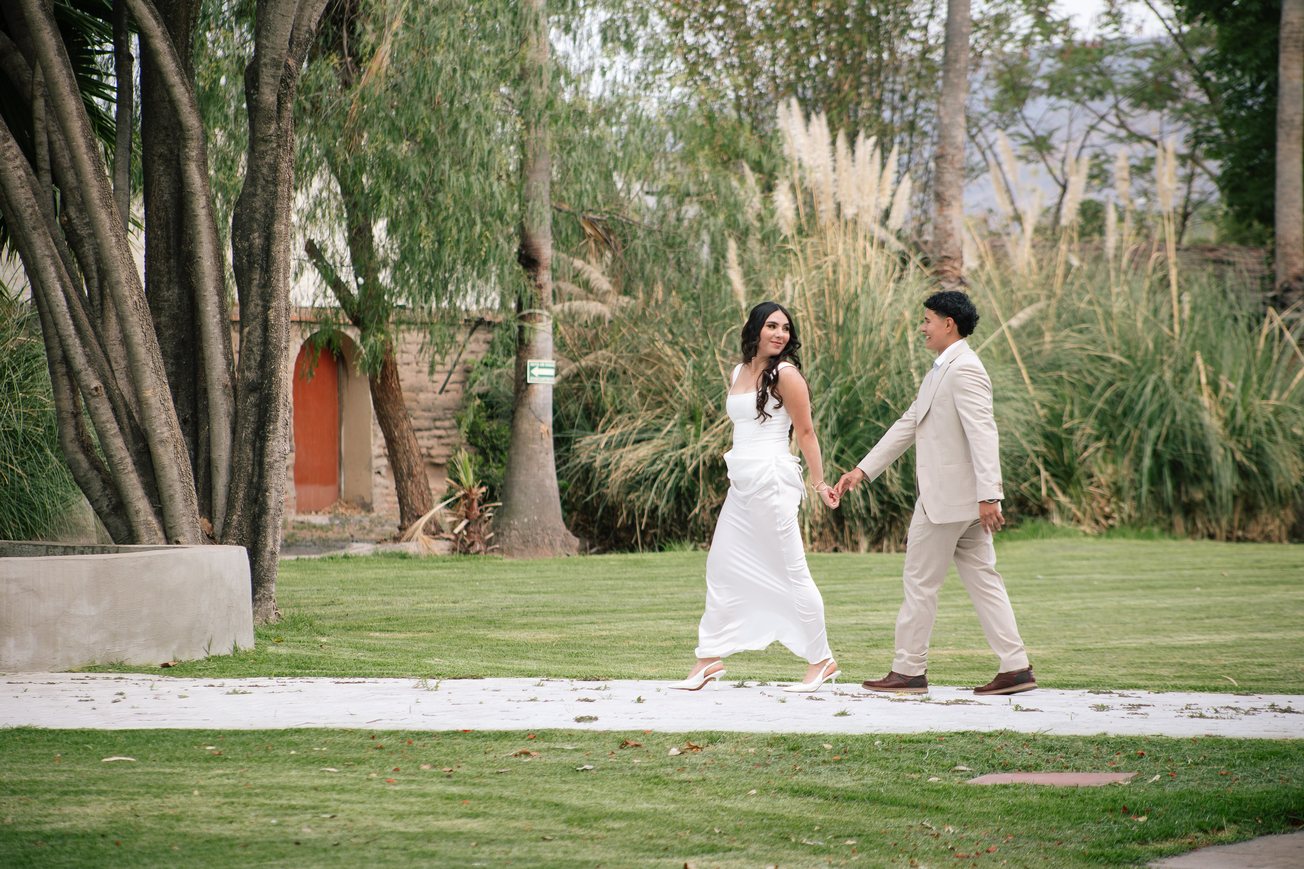Casual. Wedding Photographer Ruth Preciado