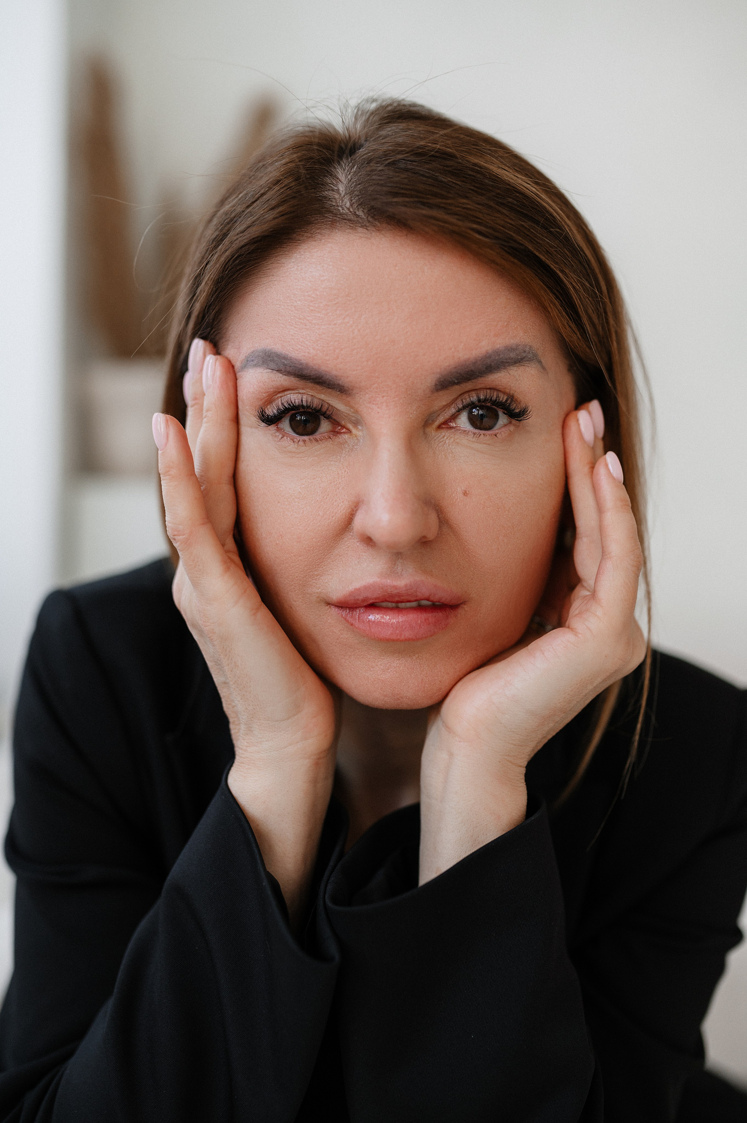 Beauty by Vovk cosmetologist in Prague. ANNA-MARIA PHOTO CONTENT CREATOR — фотограф, естет, художник і візуальний експерт Instagram у Празі