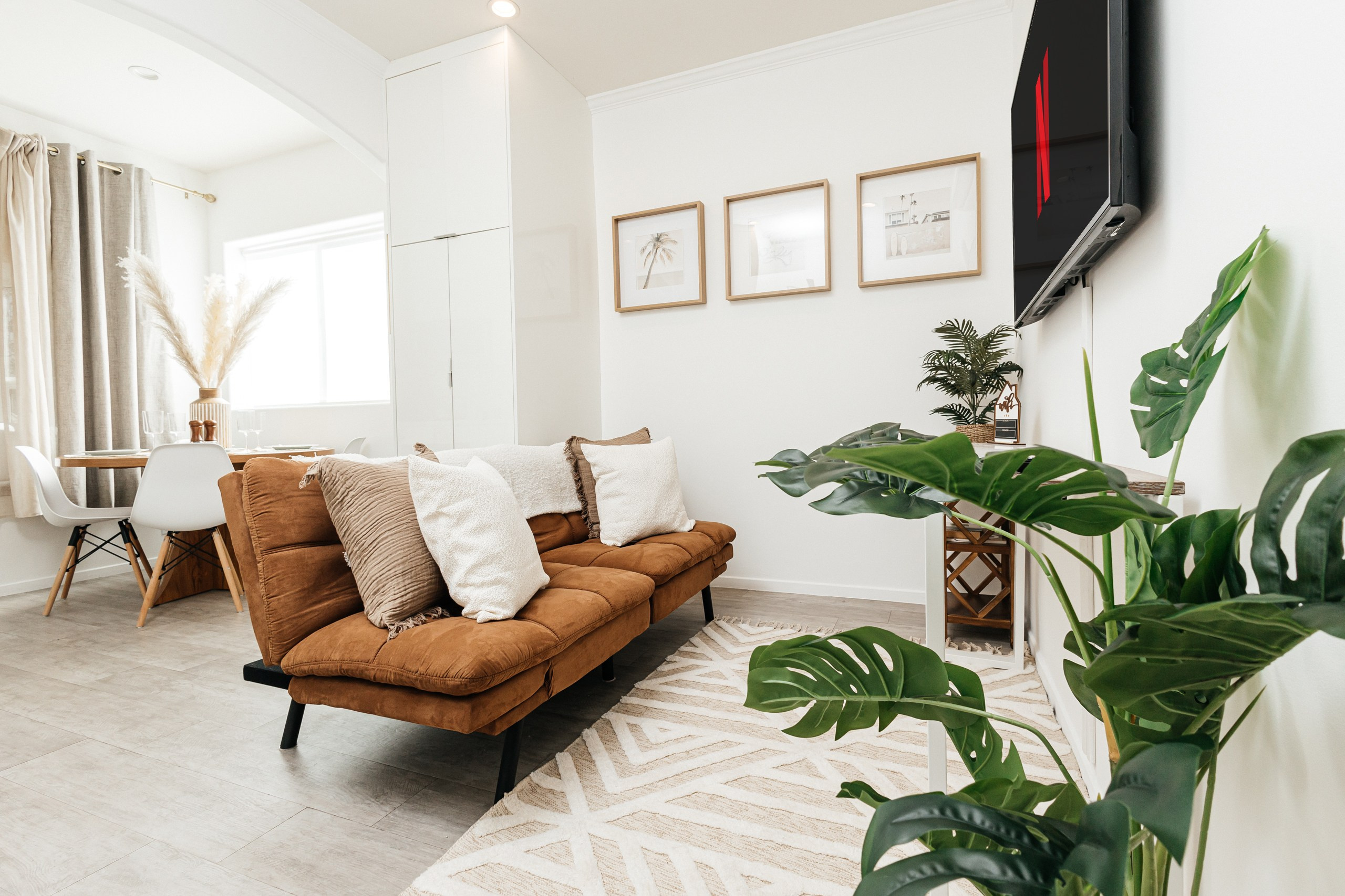 Session Apartments. Photographer Andrei White