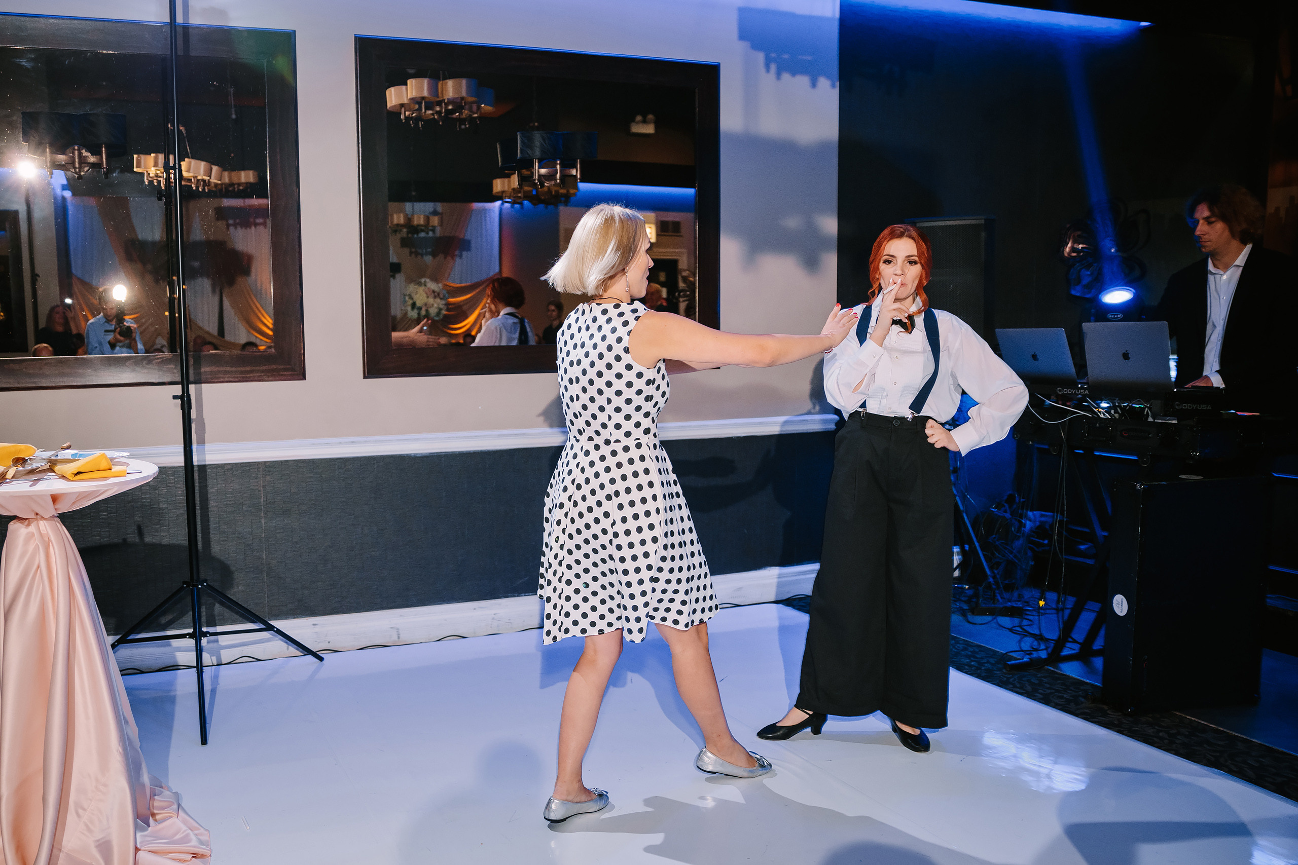 10.29.2022 Wedding. Wedding family event photographer in Chicago Nick Yushevich