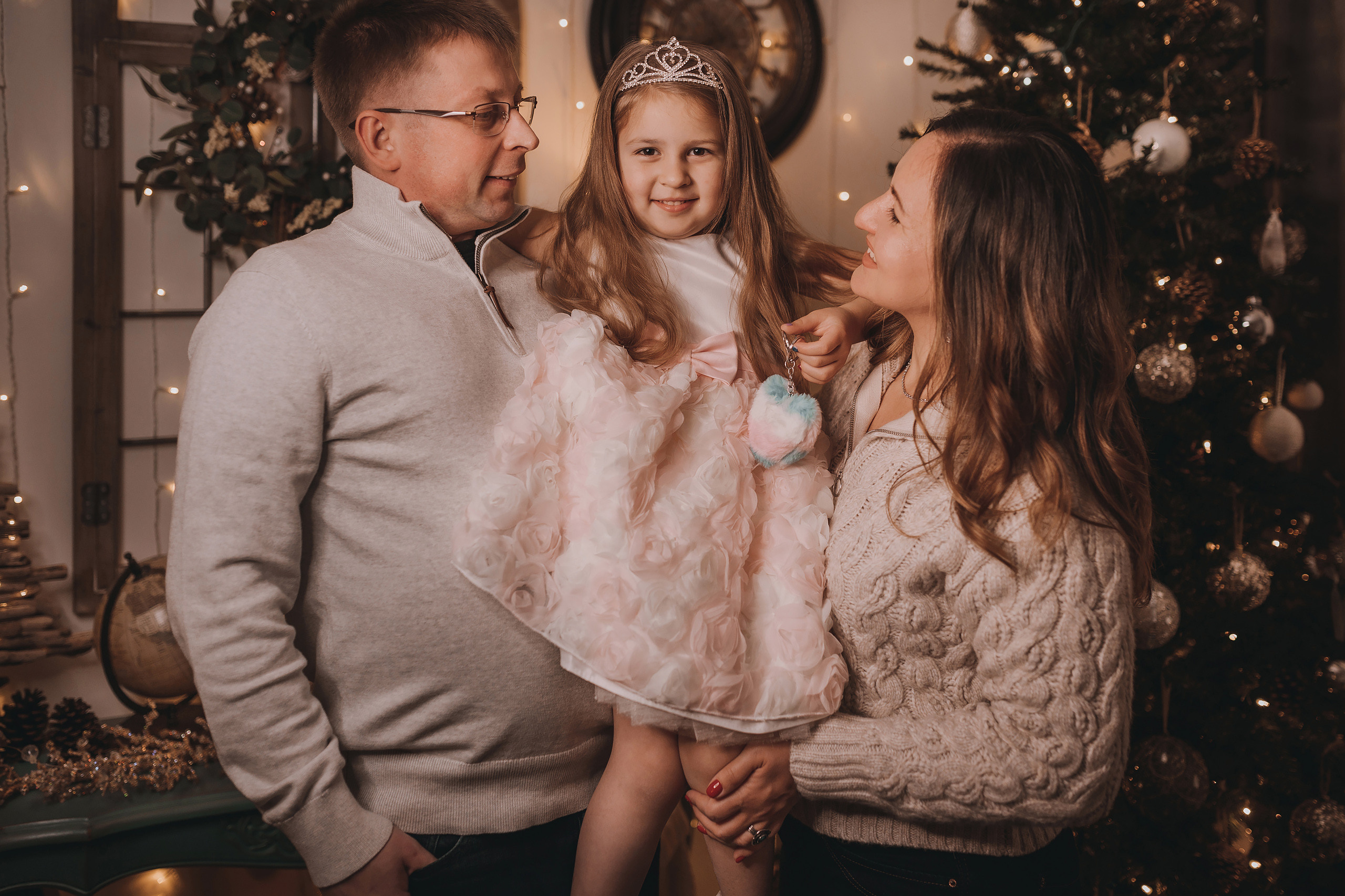 11.12.2022 Christmas Photoshoot 1. Wedding family event photographer in Chicago Nick Yushevich