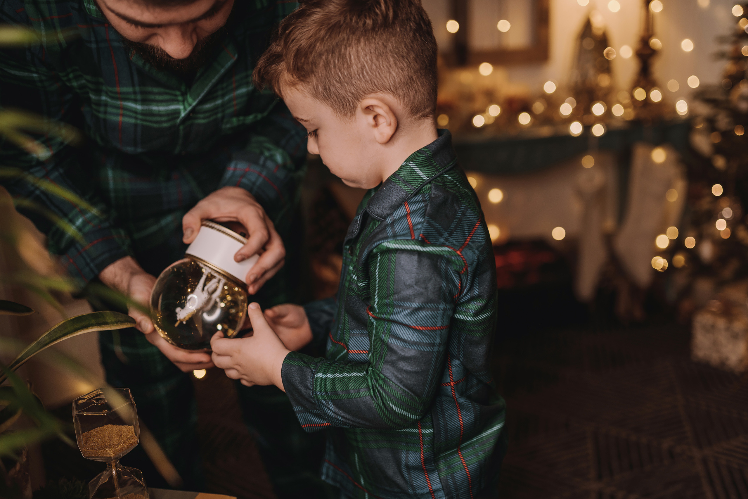 11.27.2022 Christmas Photoshoot 8. Wedding family event photographer in Chicago Nick Yushevich