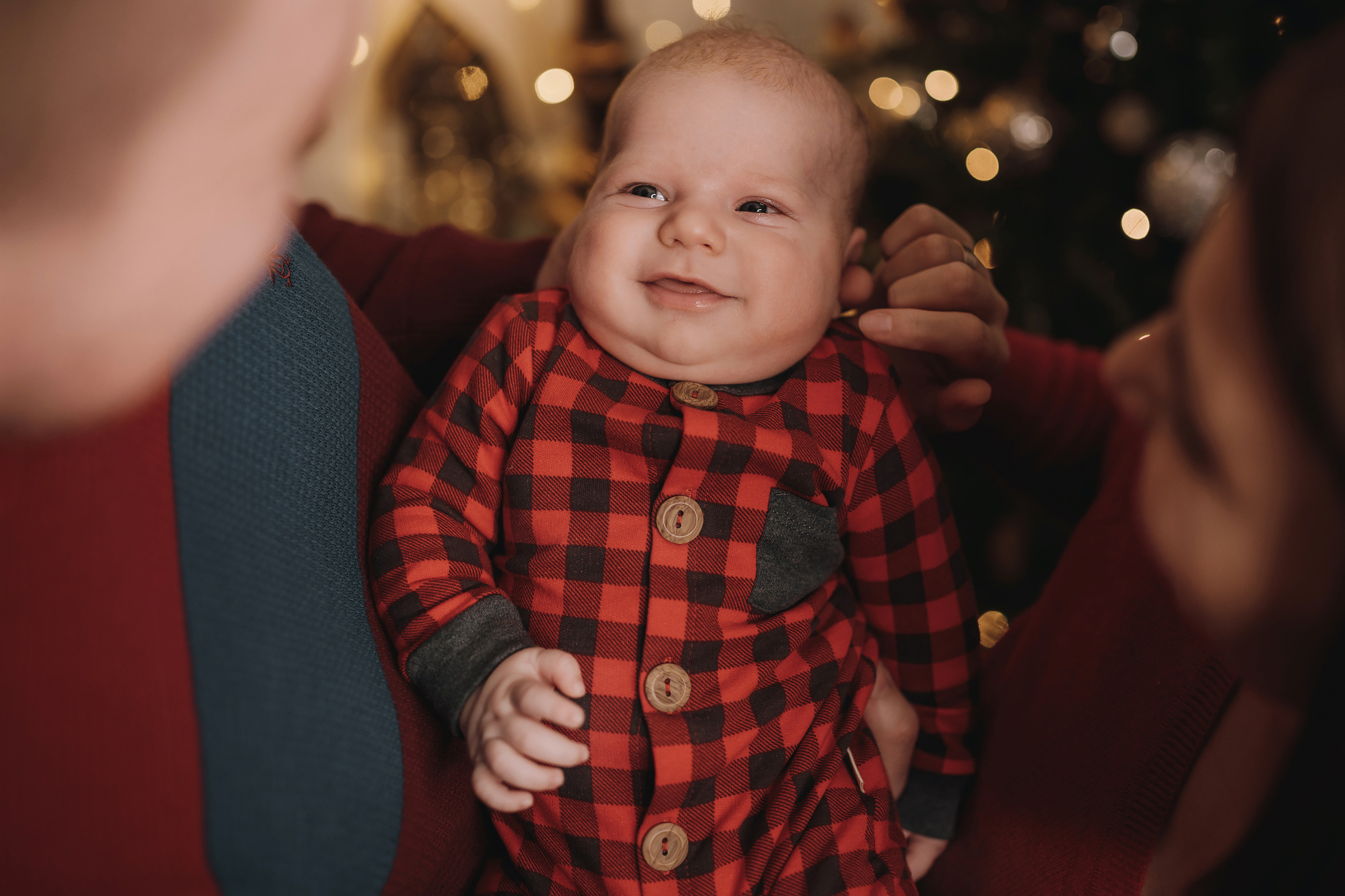 11.26.2022 Christmas Photoshoot 9. Wedding family event photographer in Chicago Nick Yushevich