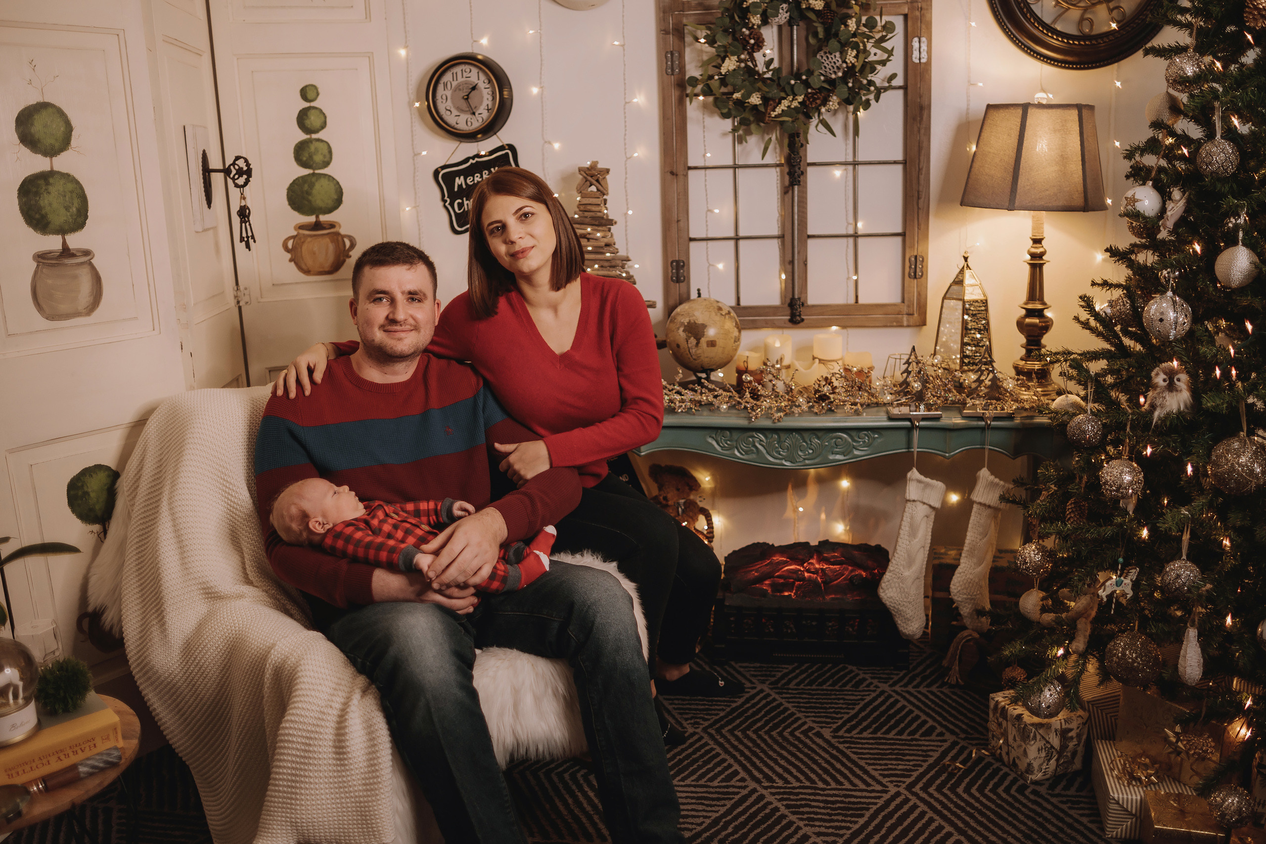 11.26.2022 Christmas Photoshoot 9. Wedding family event photographer in Chicago Nick Yushevich