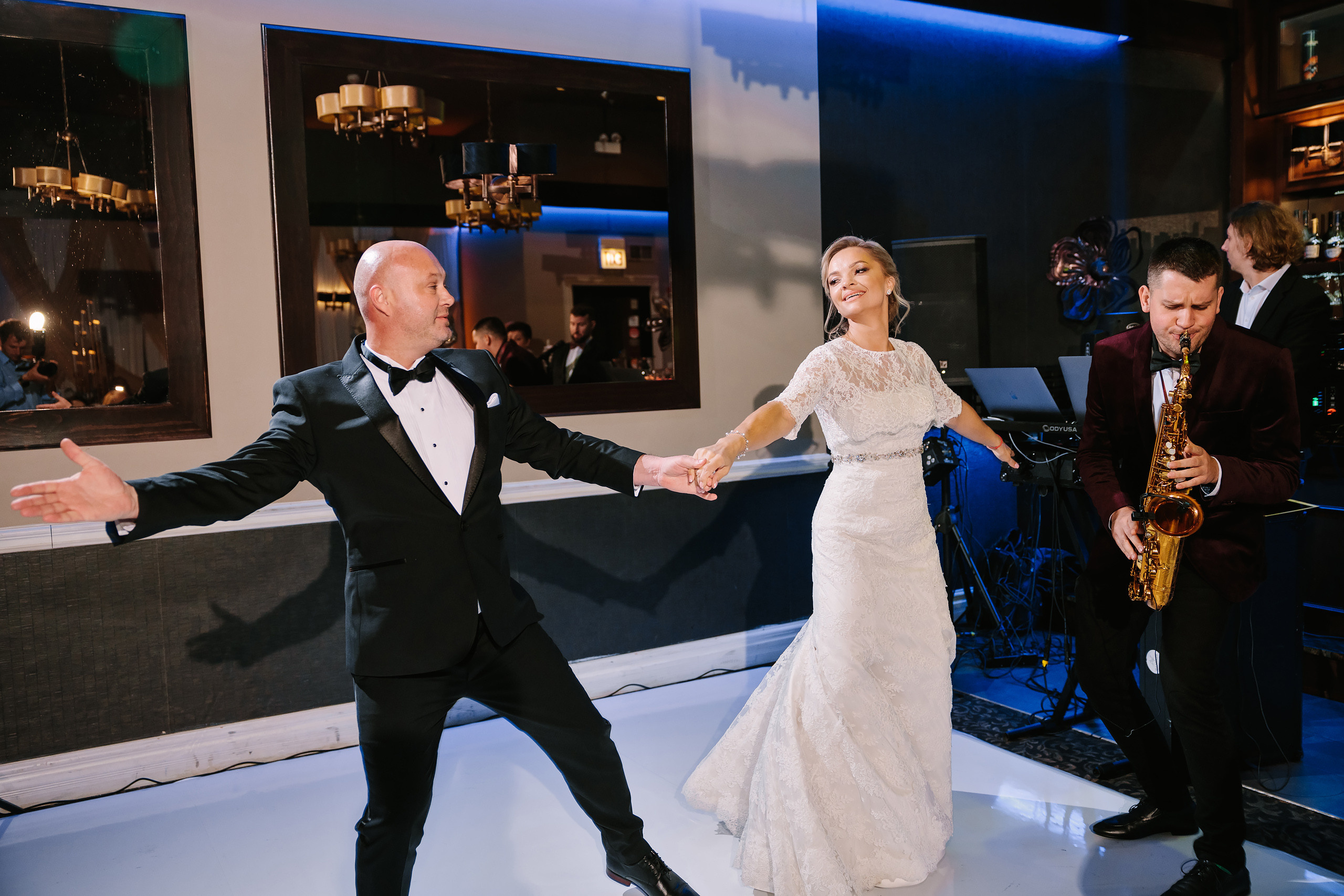 10.29.2022 Wedding. Wedding family event photographer in Chicago Nick Yushevich