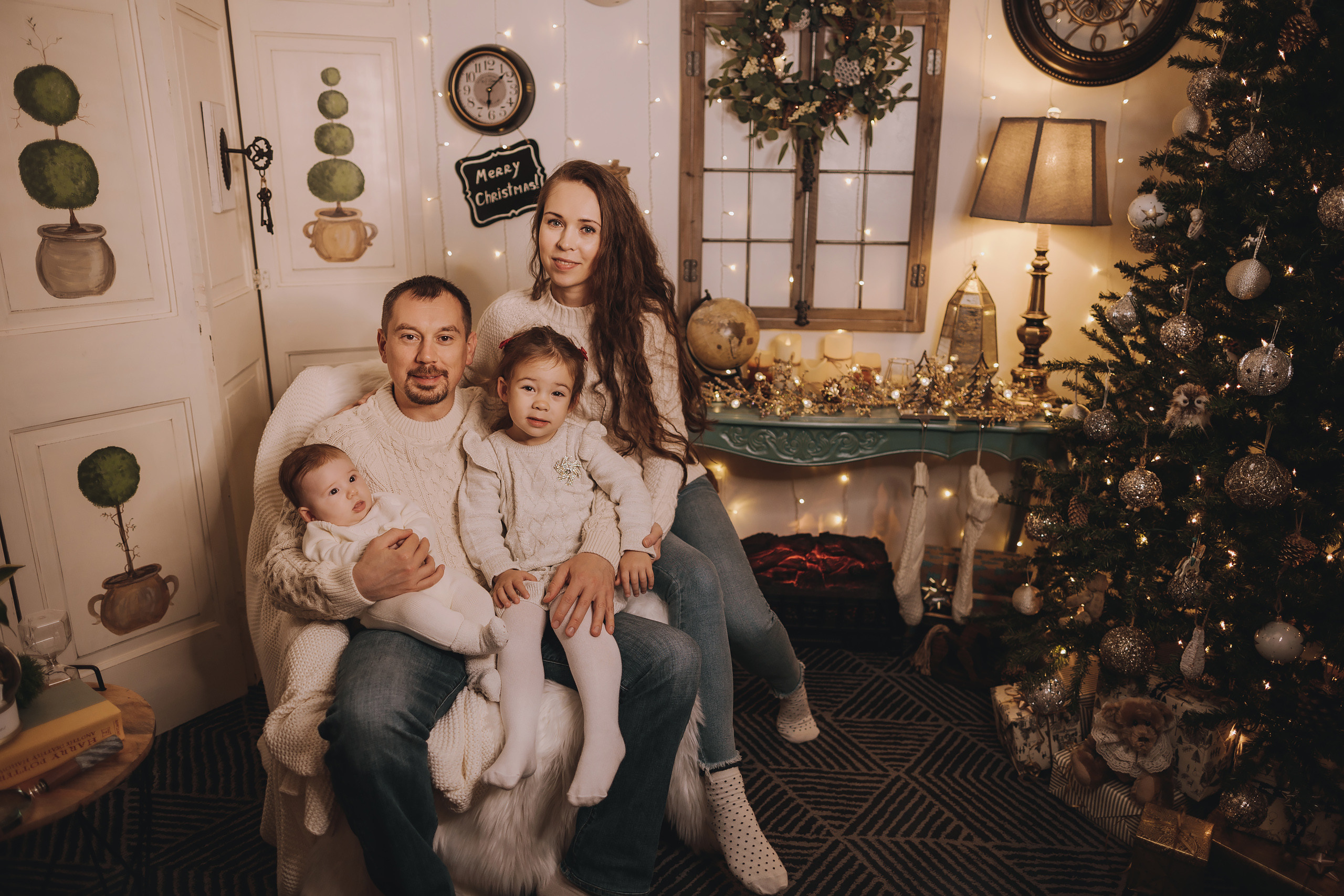 11.14.2022 Christmas Photoshoot 2. Wedding family event photographer in Chicago Nick Yushevich