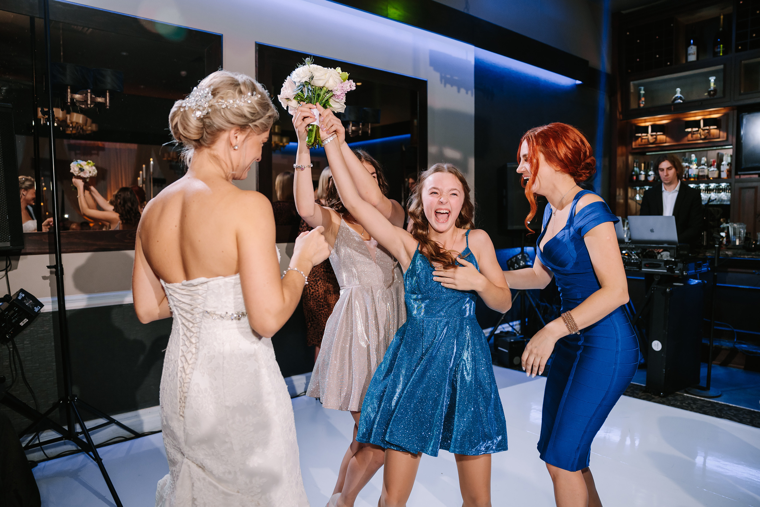 10.29.2022 Wedding. Wedding family event photographer in Chicago Nick Yushevich