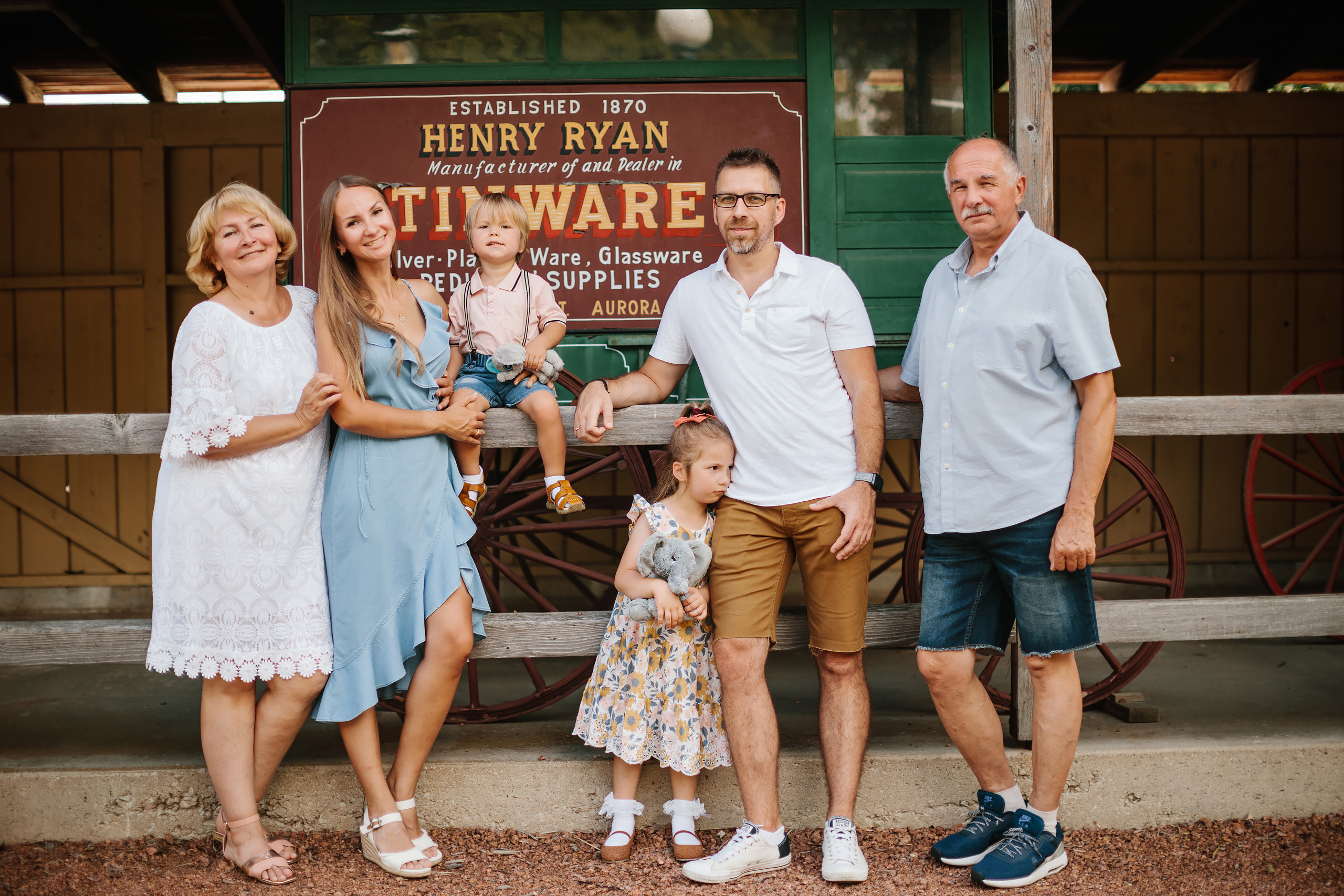 09.03.22 Family Photoshoot. Wedding family event photographer in Chicago Nick Yushevich