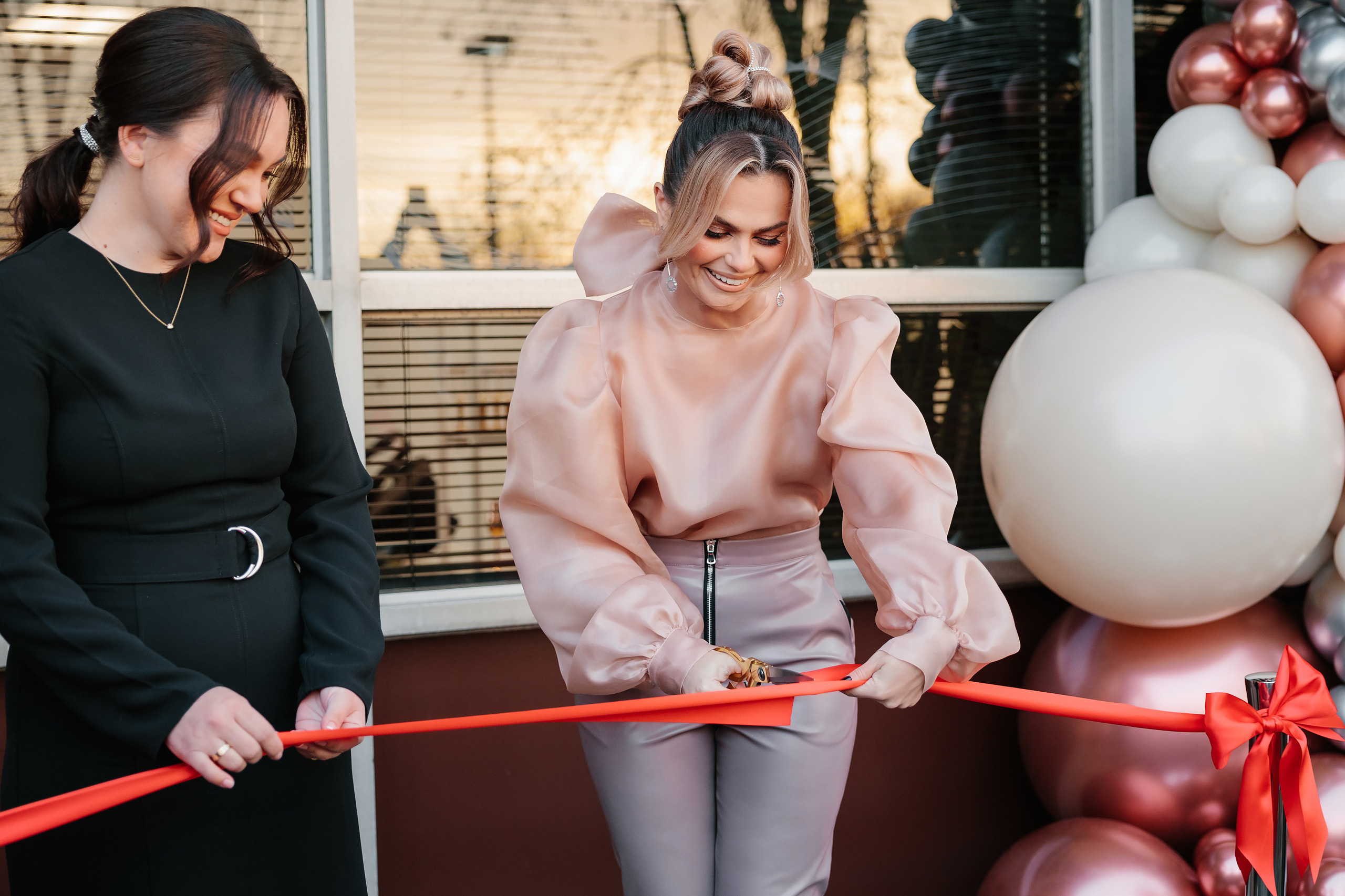 Grand Opening Trynkina Makeup 11.20.2022. Wedding family event photographer in Chicago Nick Yushevich