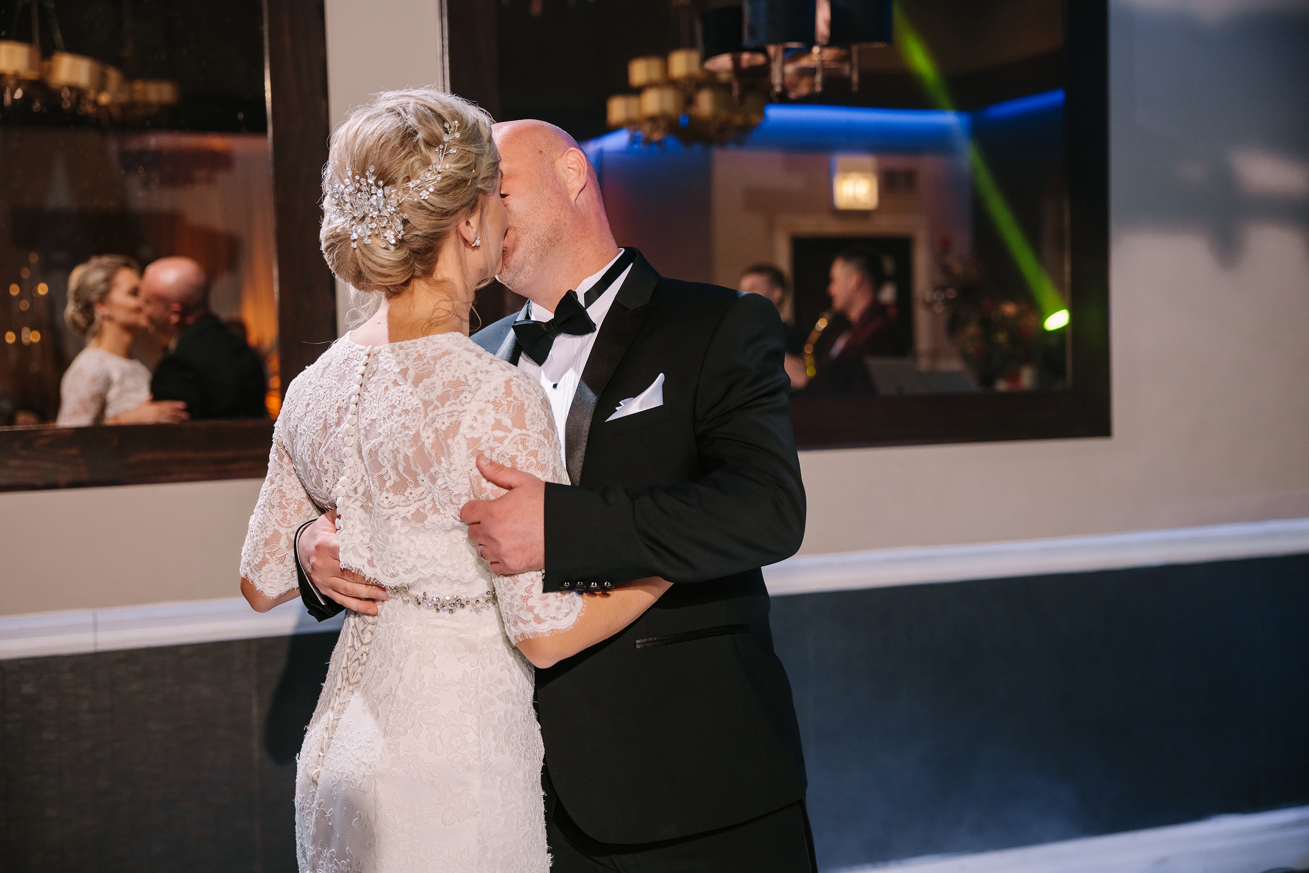 10.29.2022 Wedding. Wedding family event photographer in Chicago Nick Yushevich