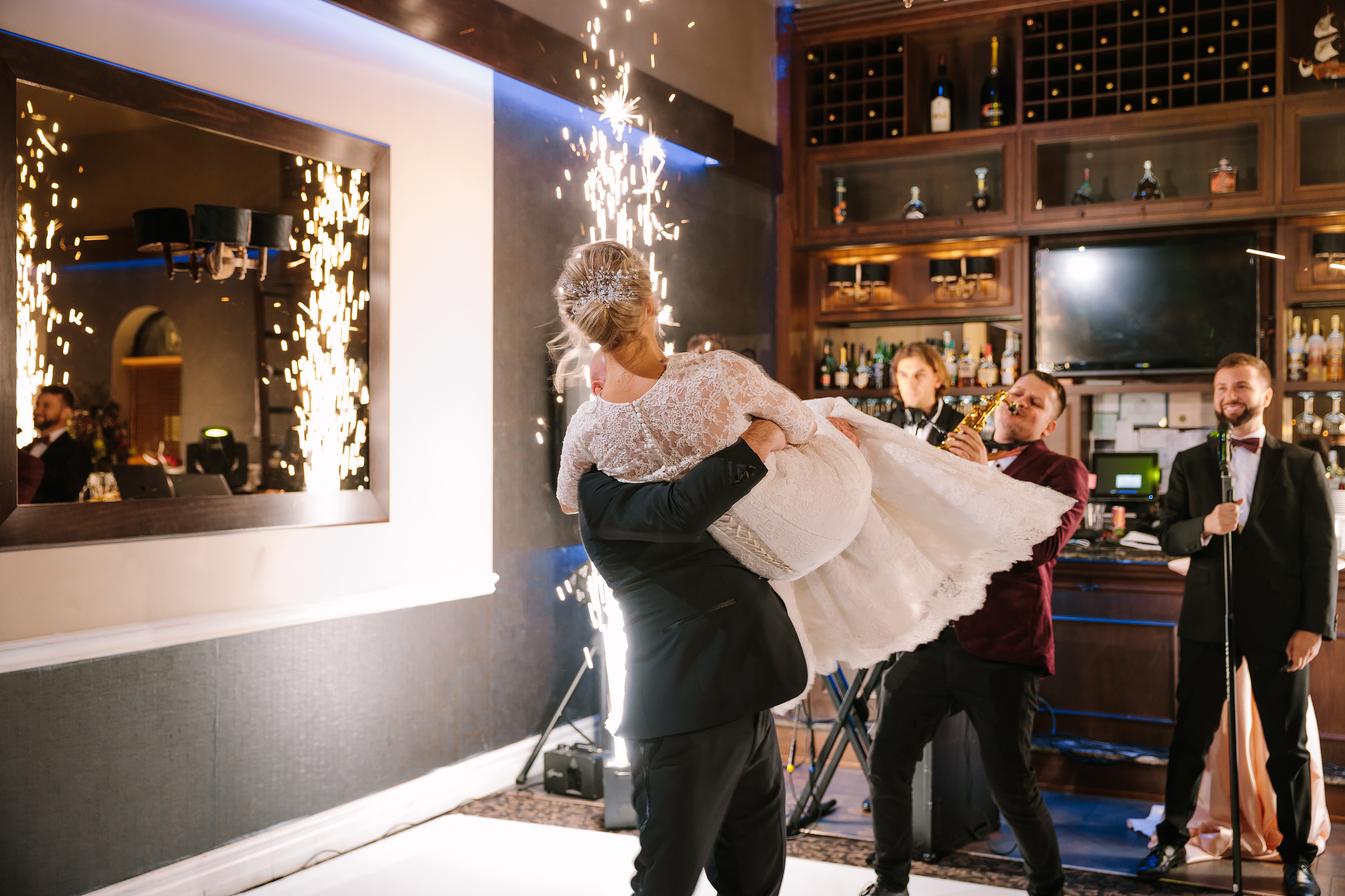 10.29.2022 Wedding. Wedding family event photographer in Chicago Nick Yushevich