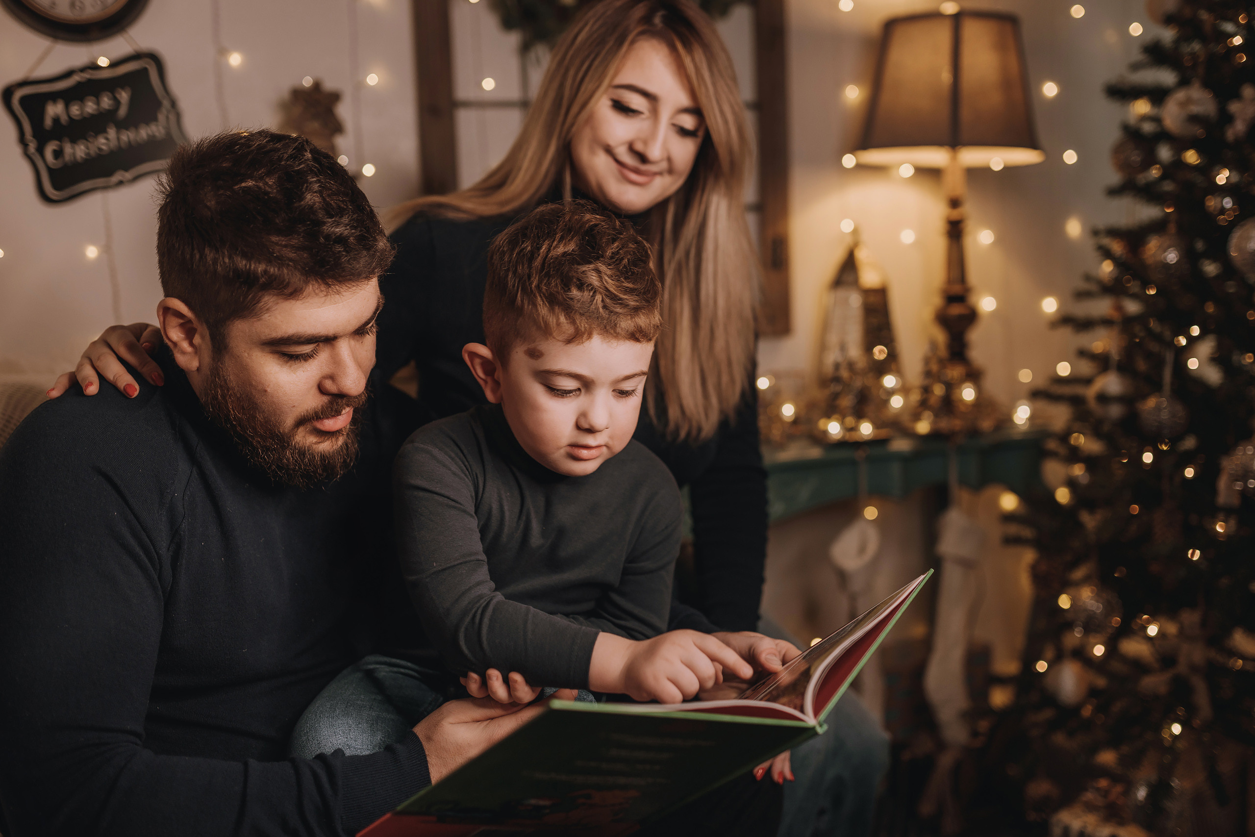 11.27.2022 Christmas Photoshoot 8. Wedding family event photographer in Chicago Nick Yushevich