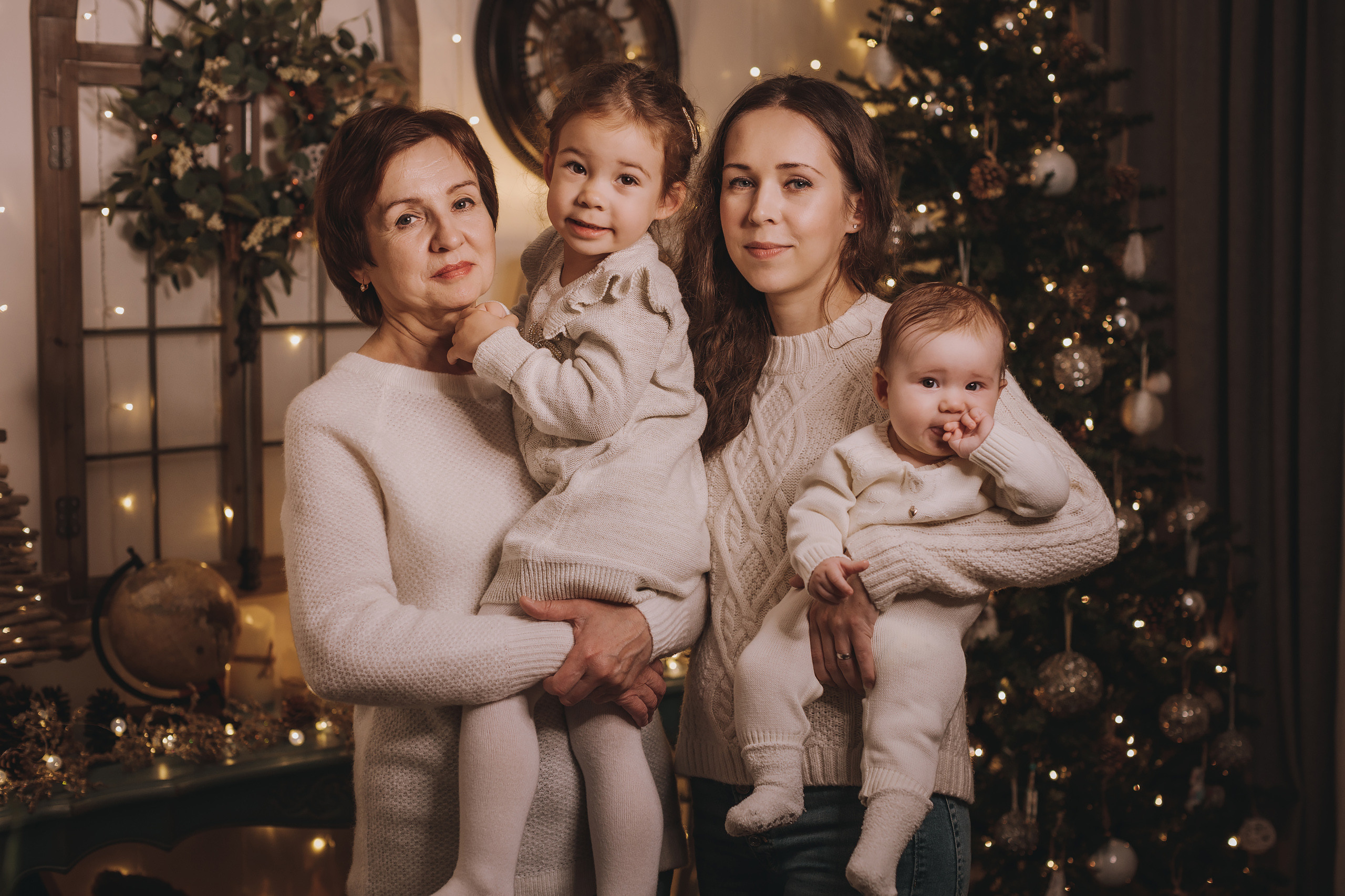 11.14.2022 Christmas Photoshoot 2. Wedding family event photographer in Chicago Nick Yushevich