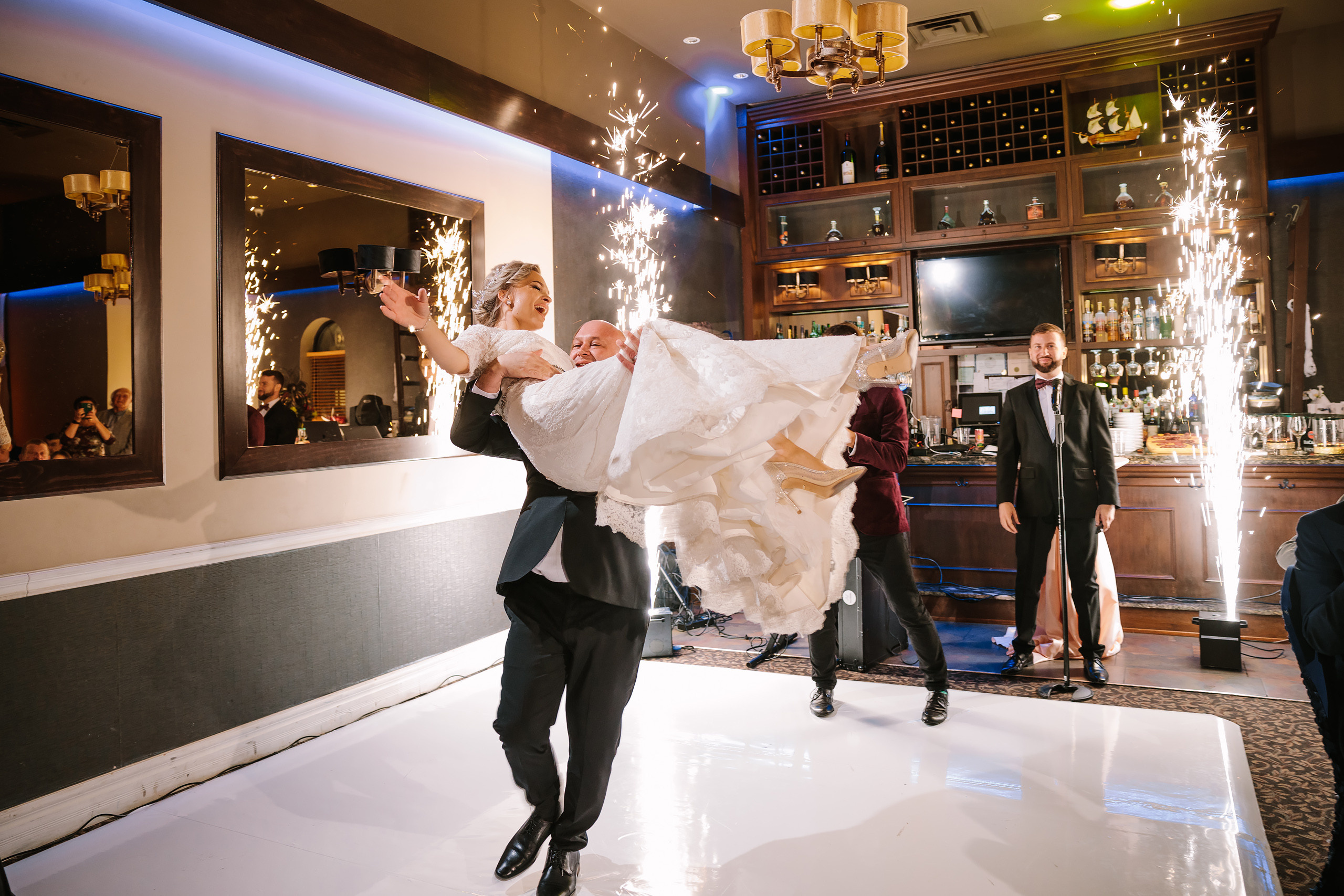 10.29.2022 Wedding. Wedding family event photographer in Chicago Nick Yushevich