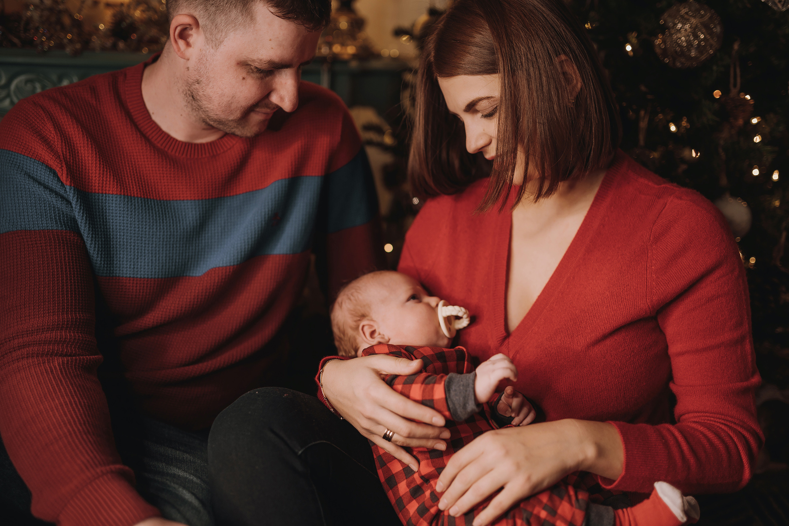 11.26.2022 Christmas Photoshoot 9. Wedding family event photographer in Chicago Nick Yushevich