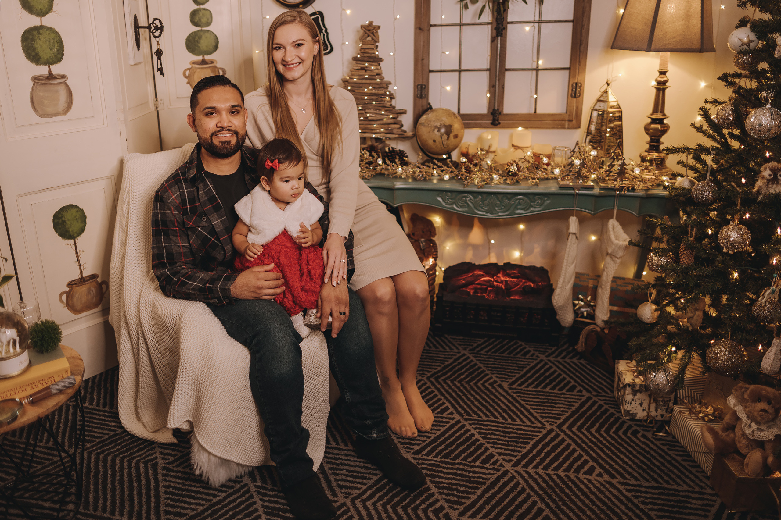 11.16.2022 Christmas Photoshoot 3. Wedding family event photographer in Chicago Nick Yushevich