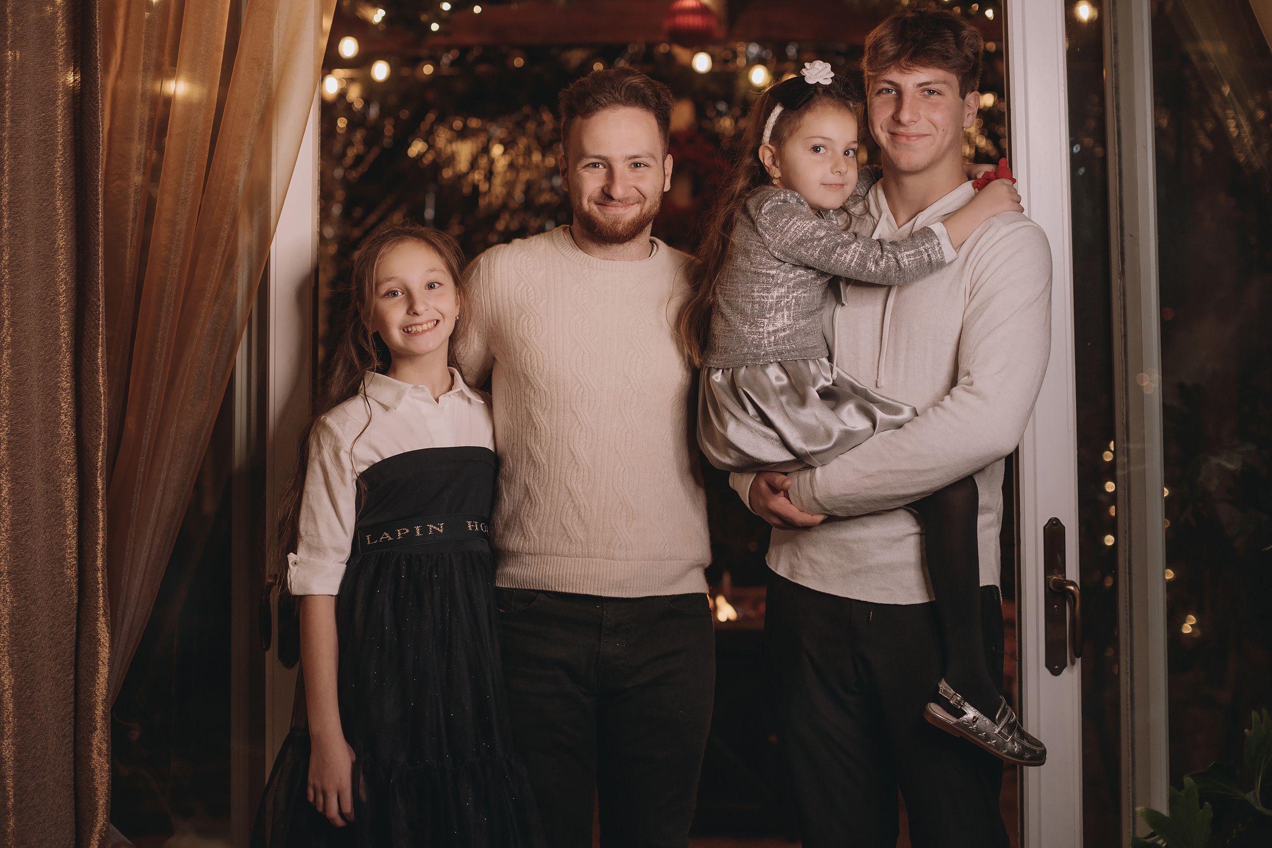 11.26.2022 Christmas Photoshoot. Wedding family event photographer in Chicago Nick Yushevich