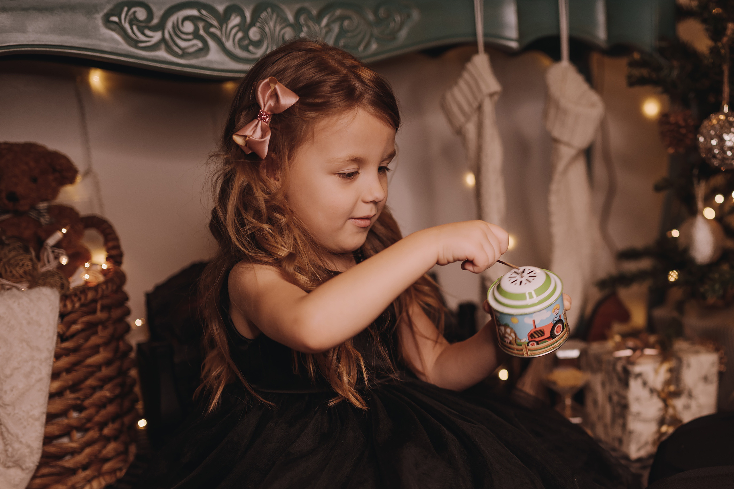 11.25.2022 Christmas Photoshoot 6. Wedding family event photographer in Chicago Nick Yushevich