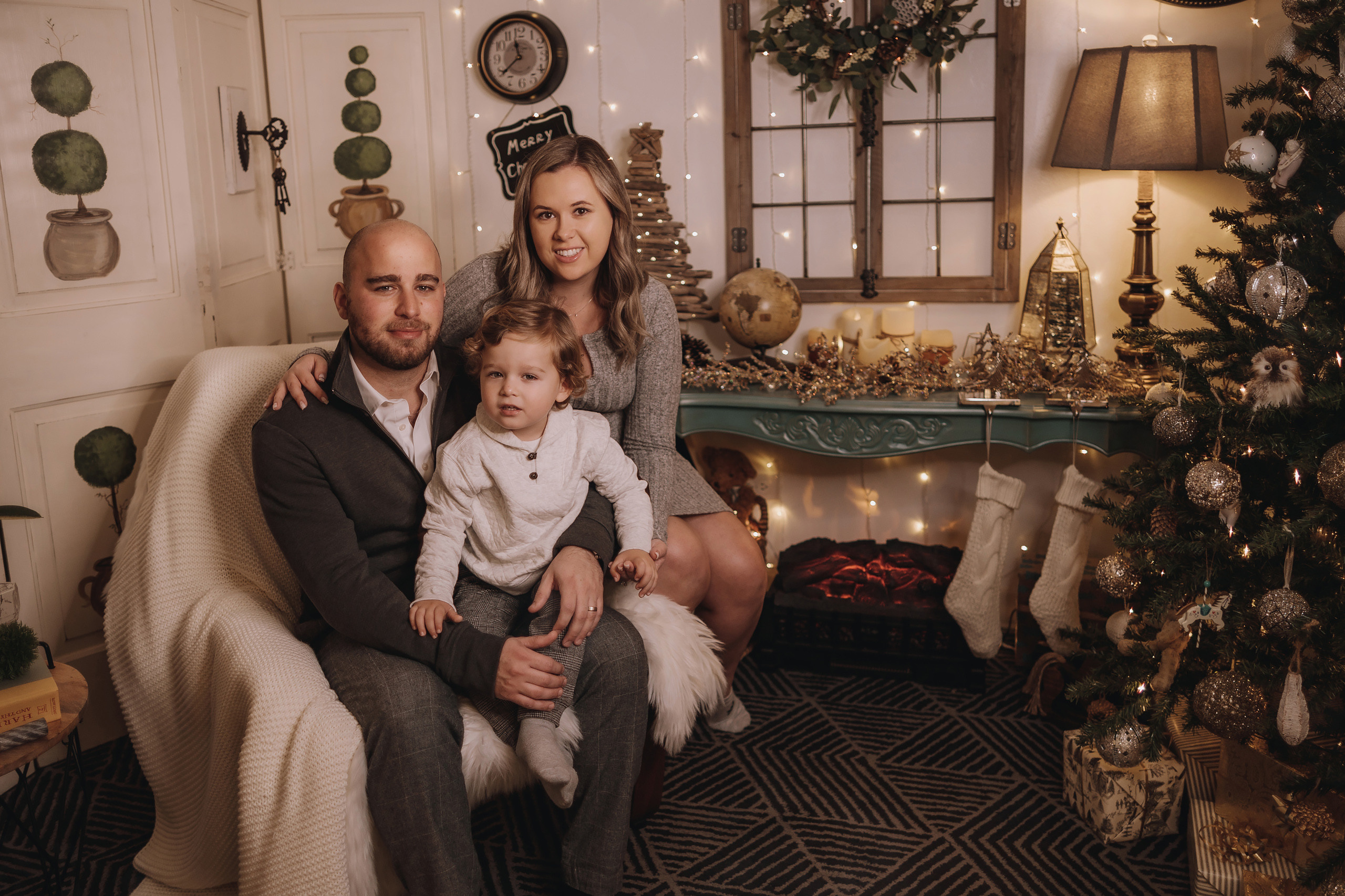 11.27.2022 Christmas Photoshoot 7. Wedding family event photographer in Chicago Nick Yushevich