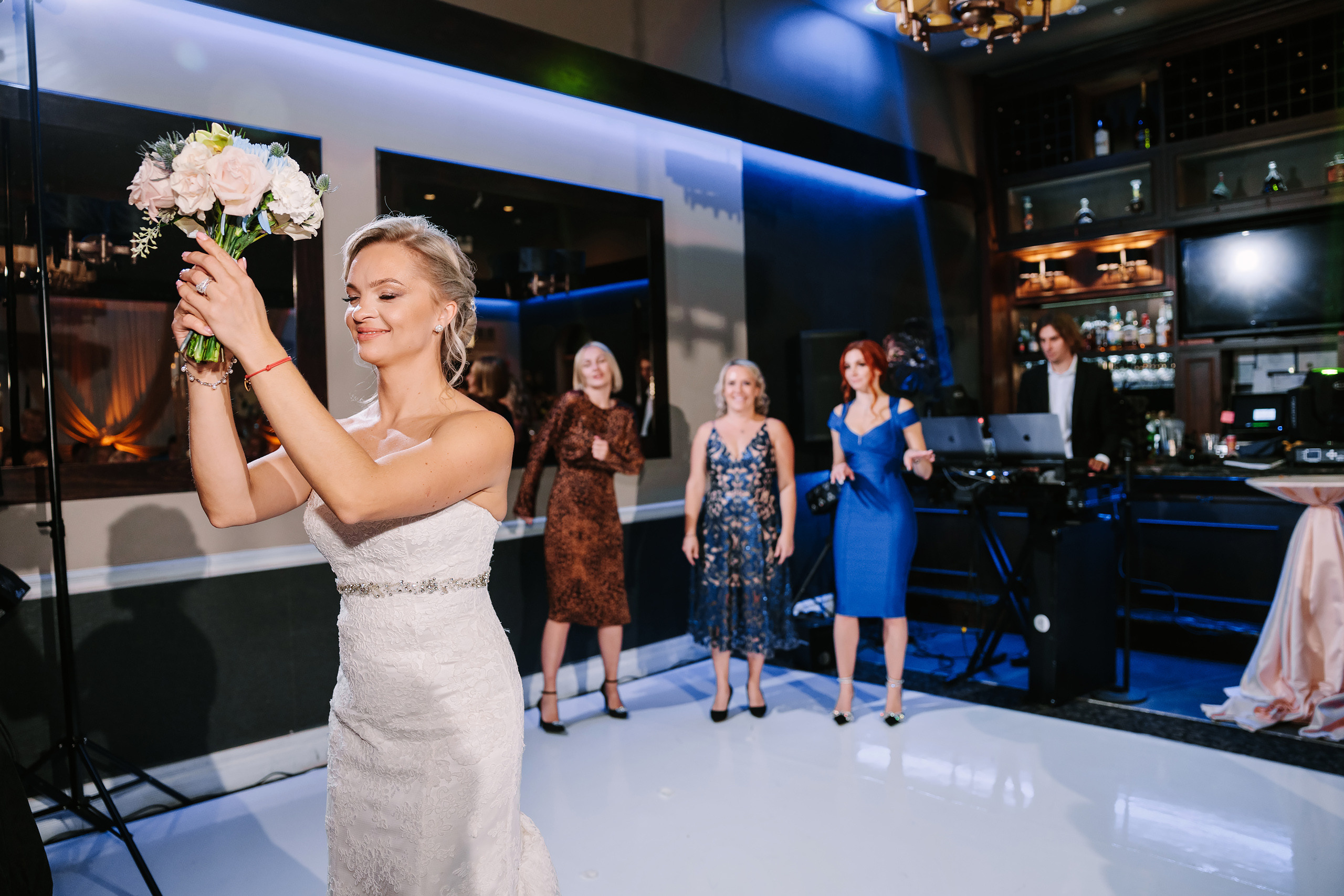 10.29.2022 Wedding. Wedding family event photographer in Chicago Nick Yushevich