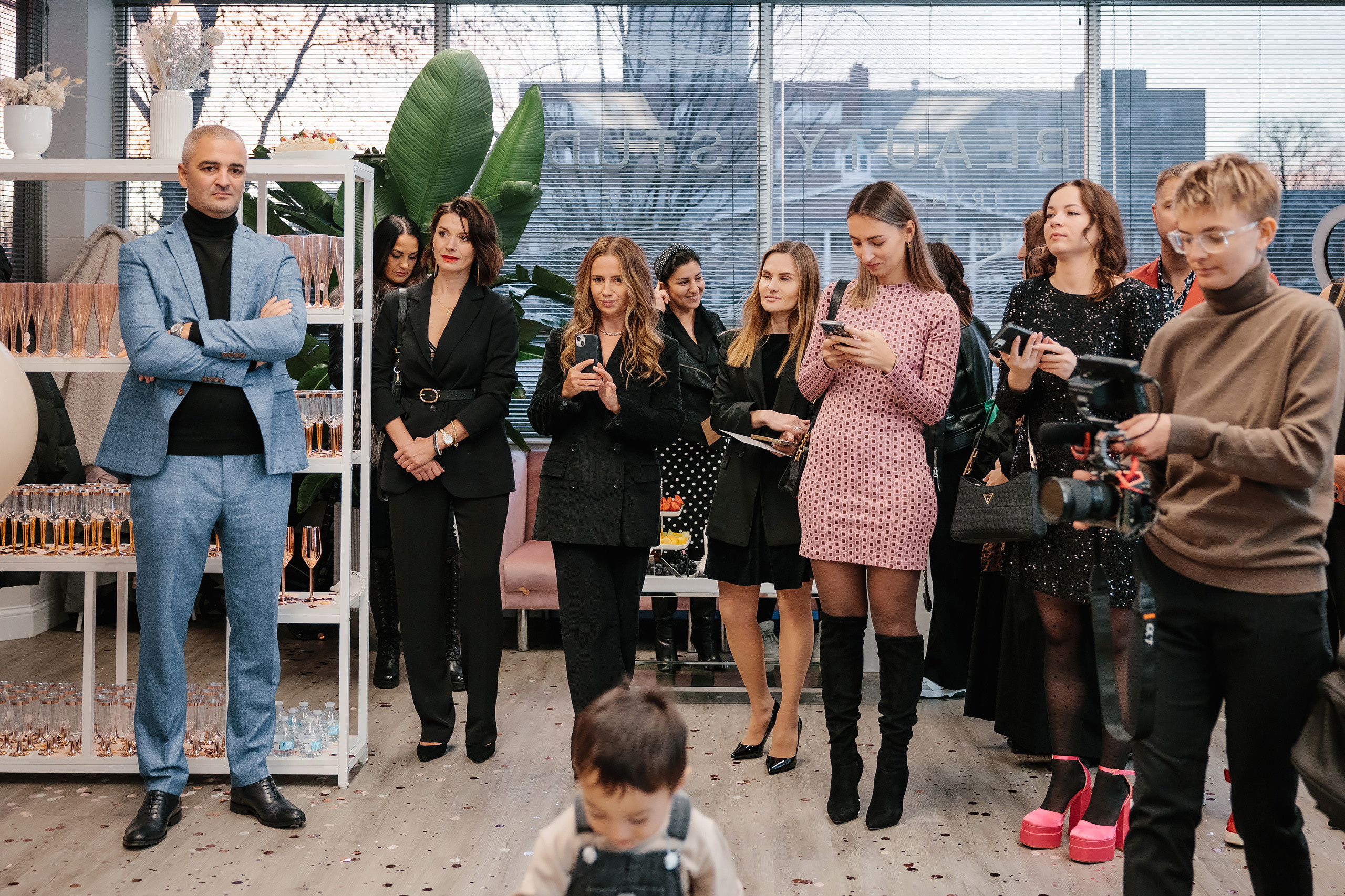 Grand Opening Trynkina Makeup 11.20.2022. Wedding family event photographer in Chicago Nick Yushevich