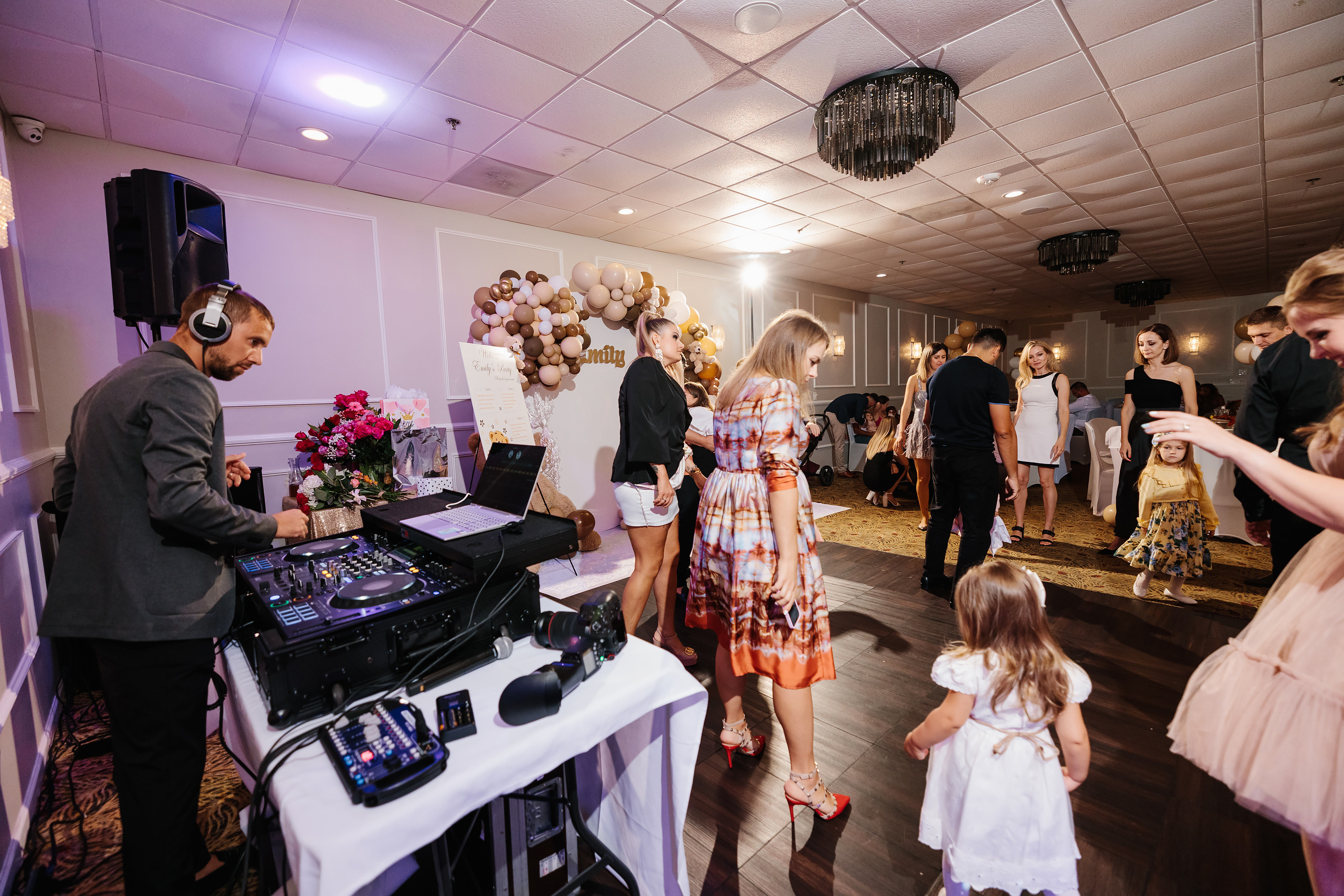 08.20.2022 First birthday. Wedding family event photographer in Chicago Nick Yushevich