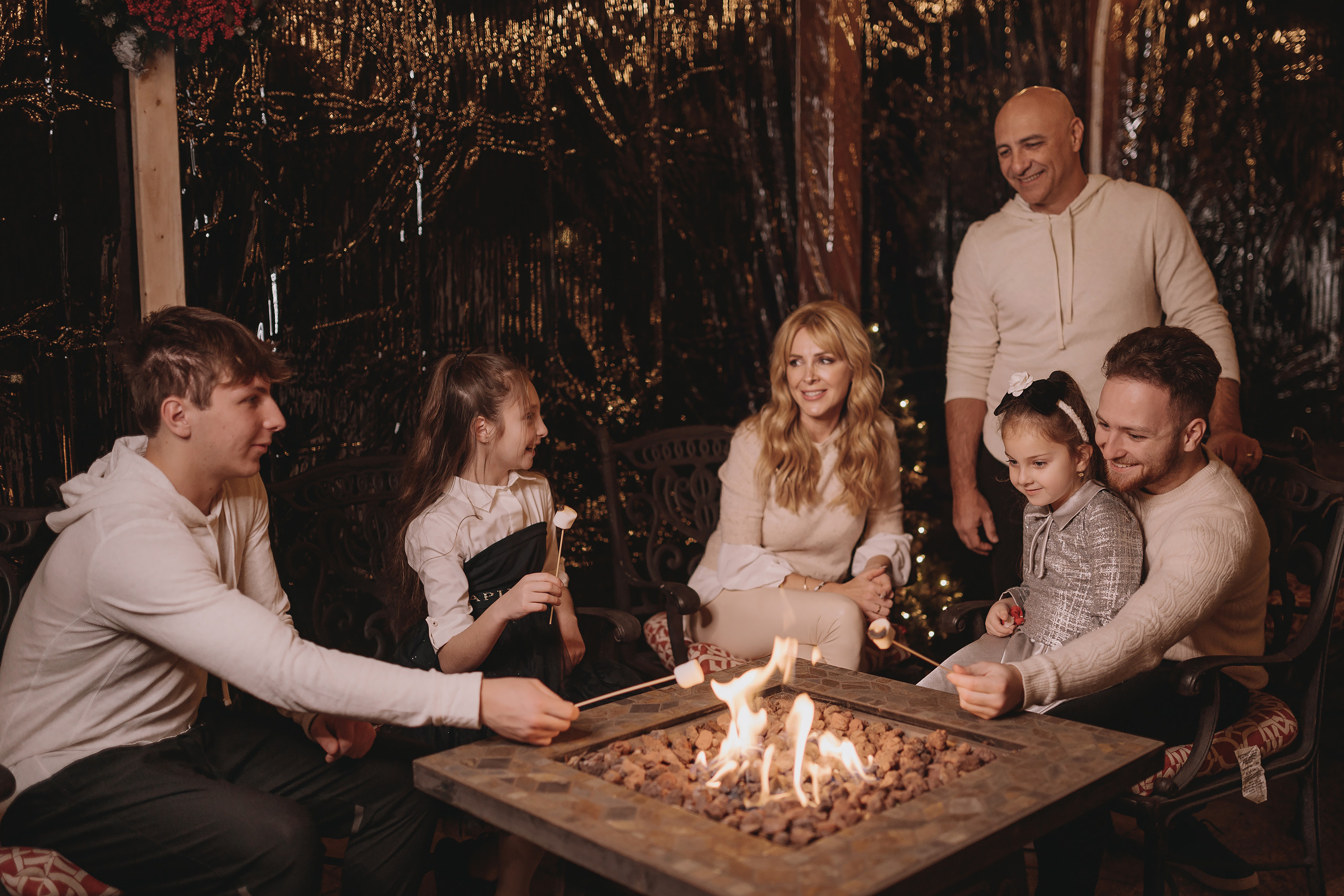 11.26.2022 Christmas Photoshoot. Wedding family event photographer in Chicago Nick Yushevich