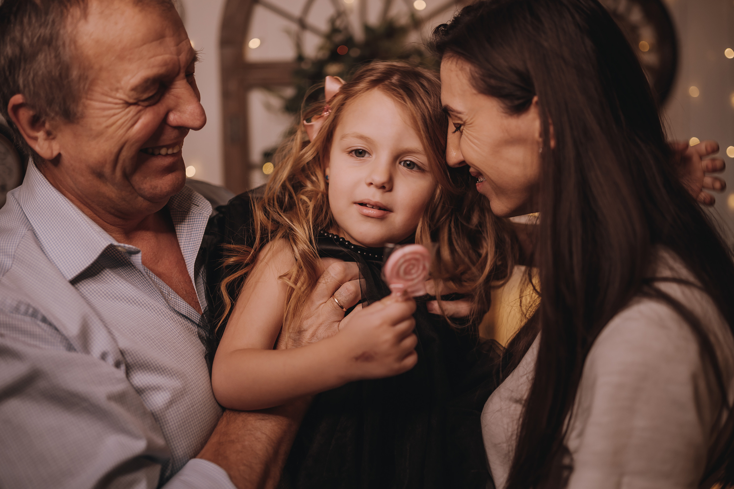 11.25.2022 Christmas Photoshoot 6. Wedding family event photographer in Chicago Nick Yushevich