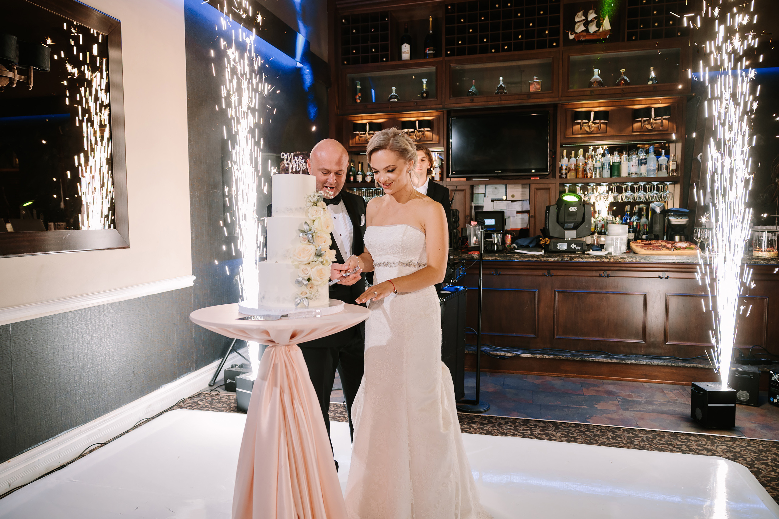 10.29.2022 Wedding. Wedding family event photographer in Chicago Nick Yushevich