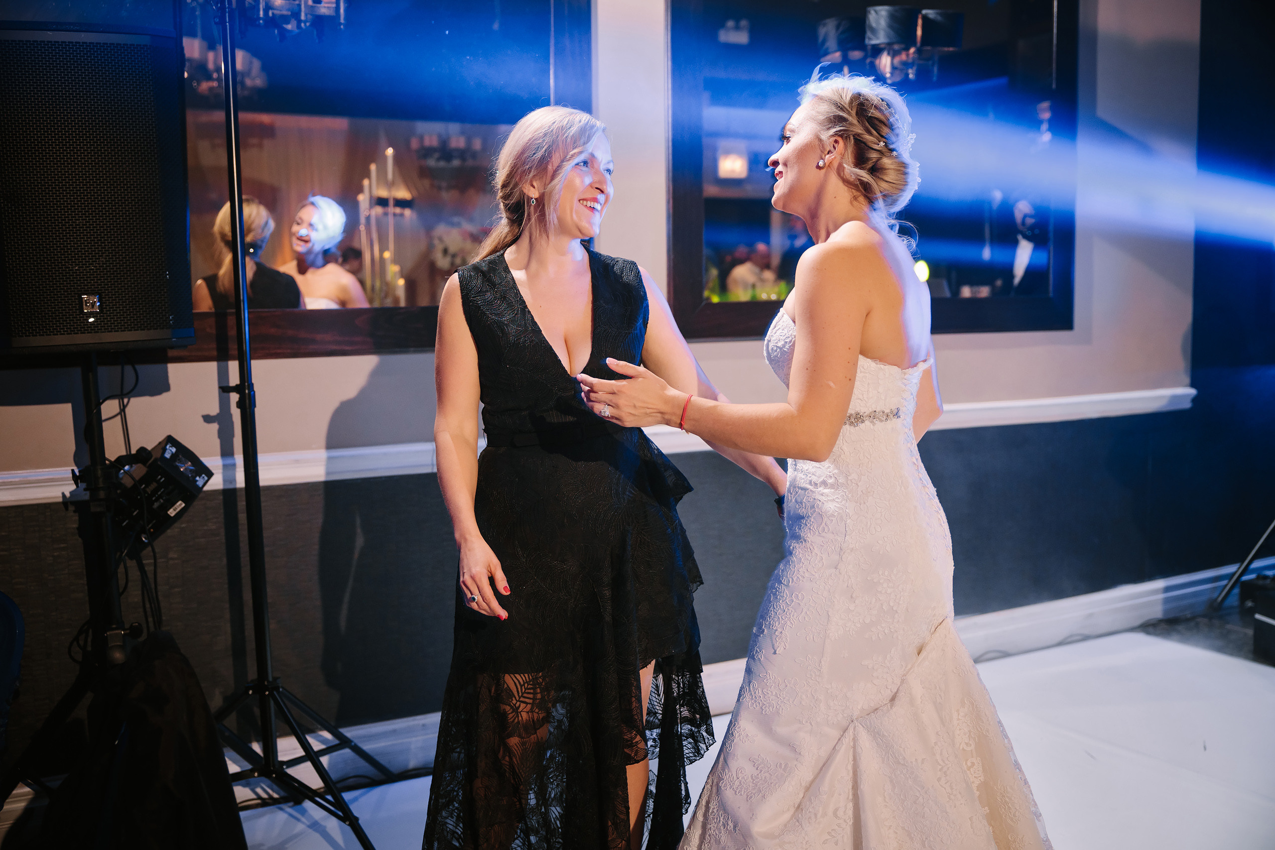 10.29.2022 Wedding. Wedding family event photographer in Chicago Nick Yushevich