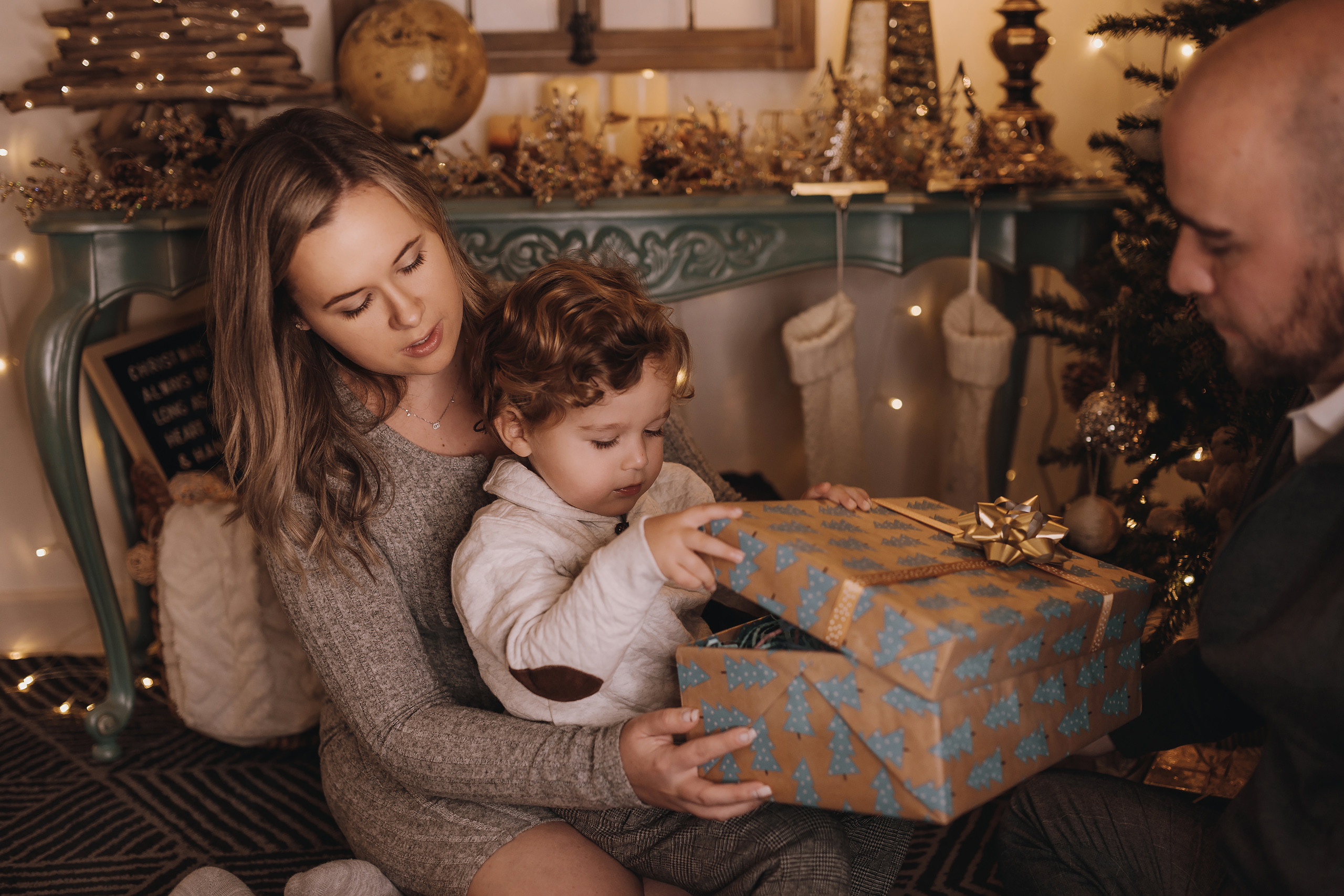 11.27.2022 Christmas Photoshoot 7. Wedding family event photographer in Chicago Nick Yushevich