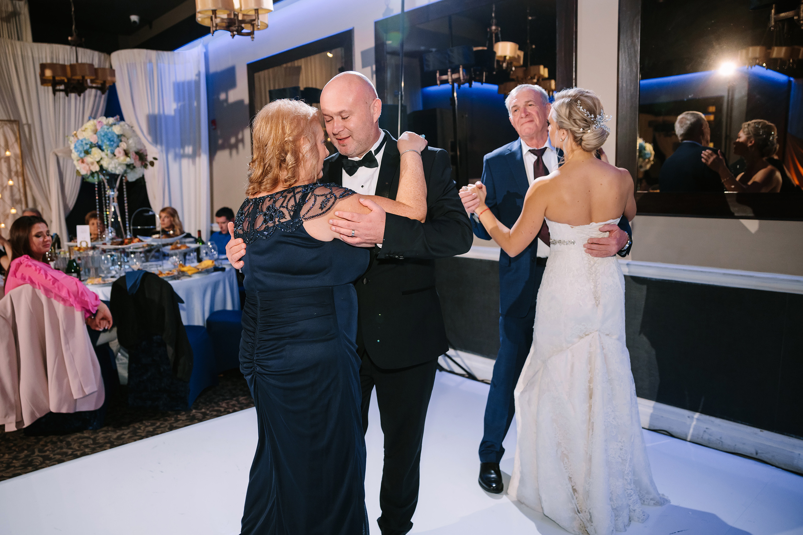 10.29.2022 Wedding. Wedding family event photographer in Chicago Nick Yushevich