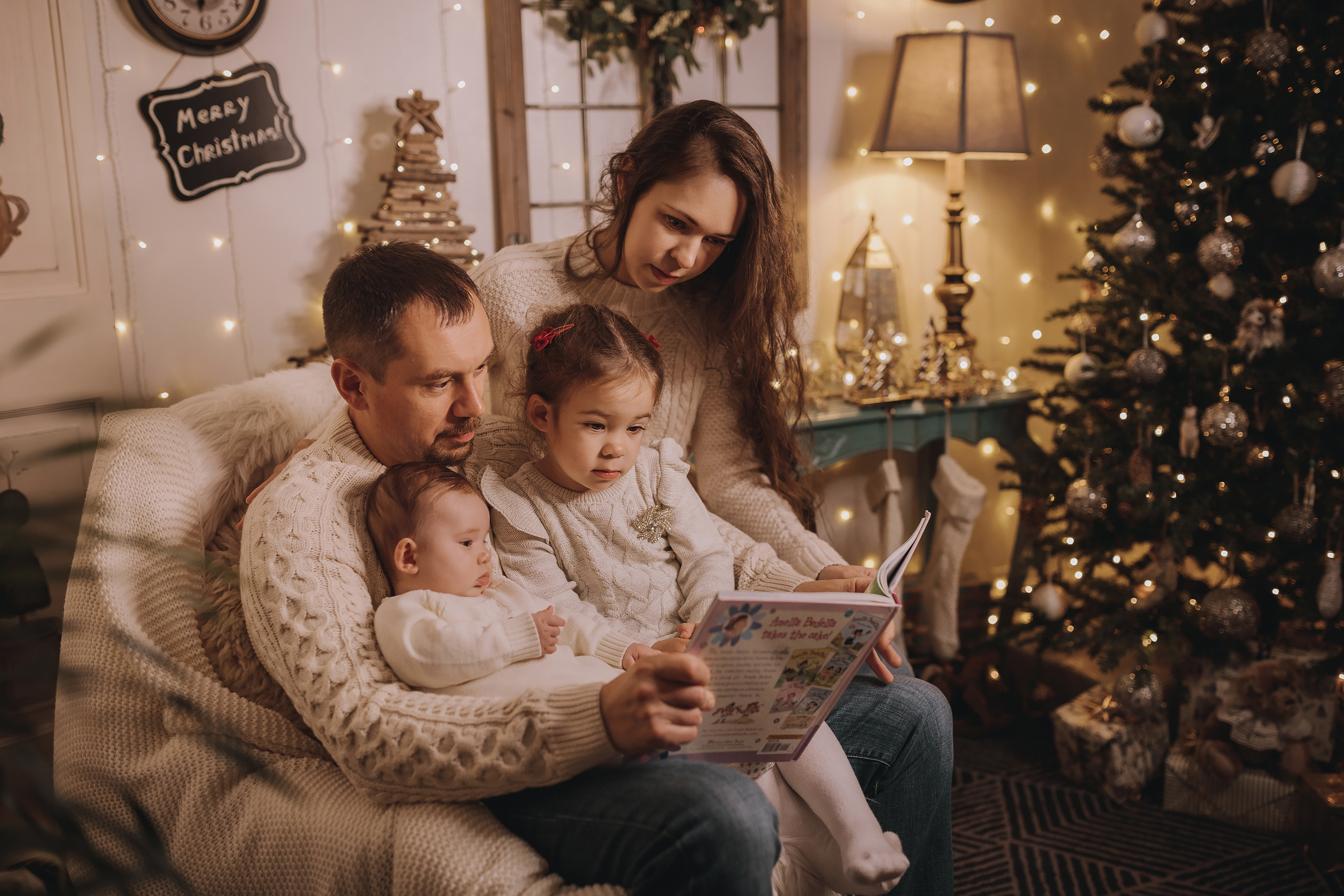 11.14.2022 Christmas Photoshoot 2. Wedding family event photographer in Chicago Nick Yushevich