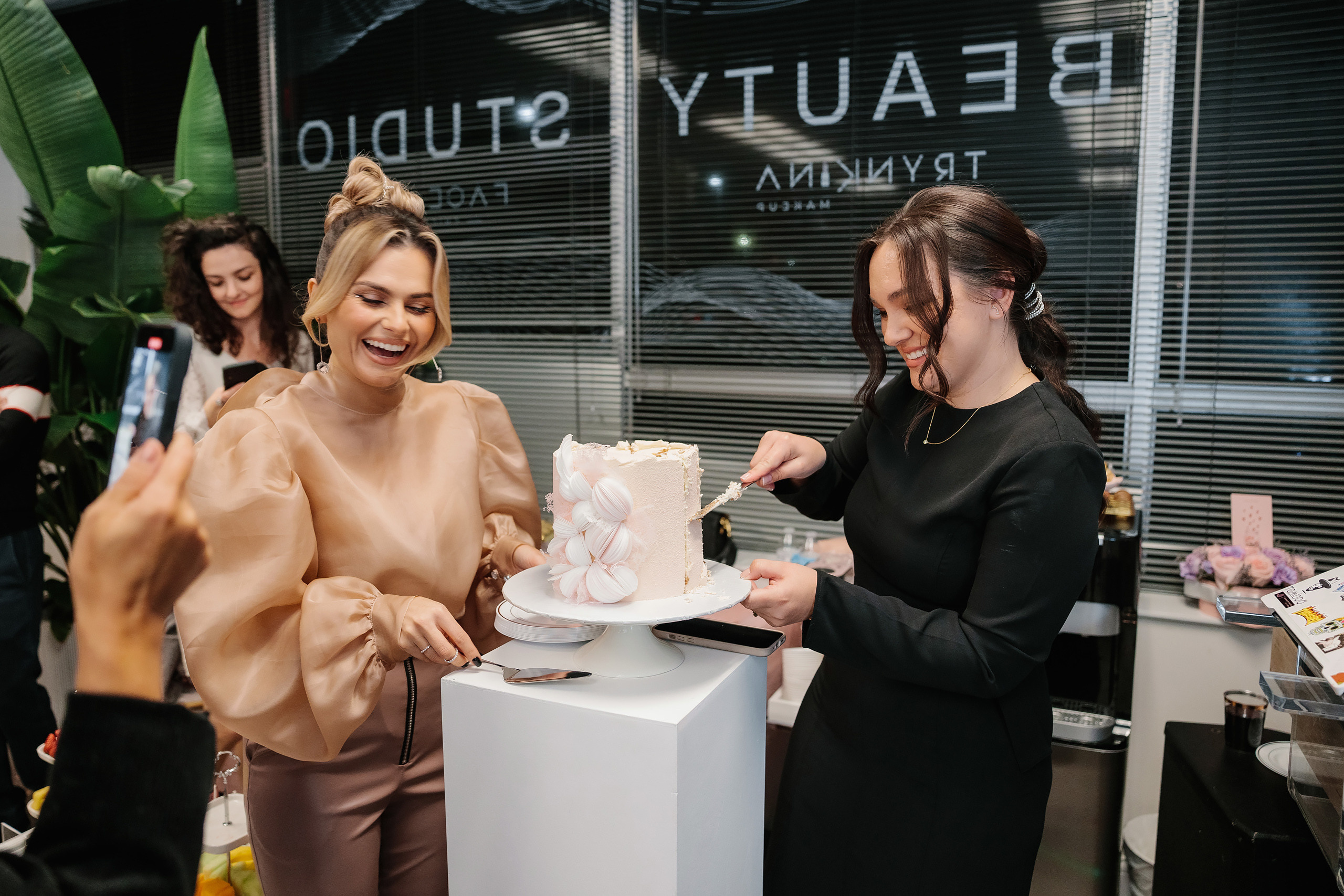 Grand Opening Trynkina Makeup 11.20.2022. Wedding family event photographer in Chicago Nick Yushevich