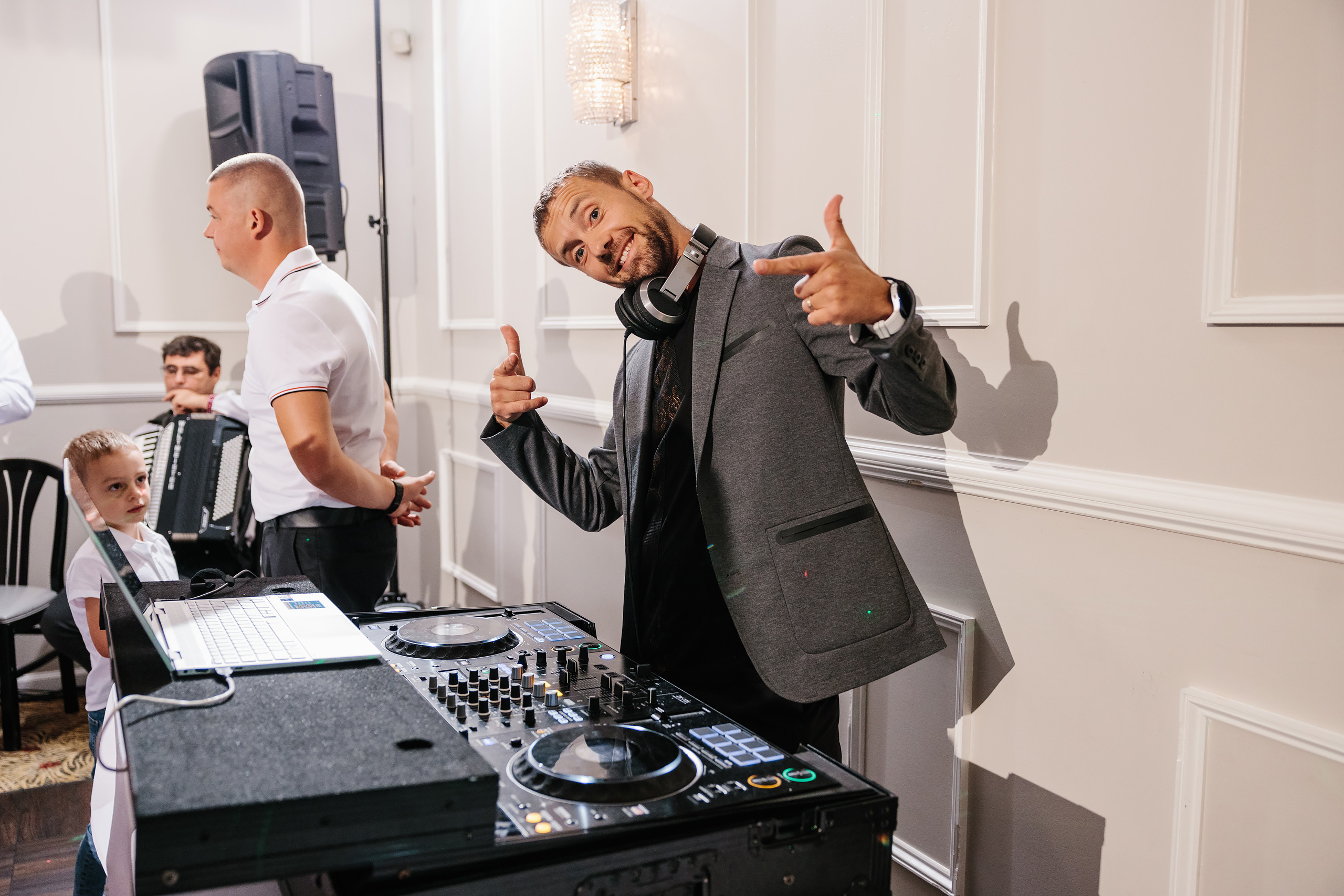 08.20.2022 First birthday. Wedding family event photographer in Chicago Nick Yushevich