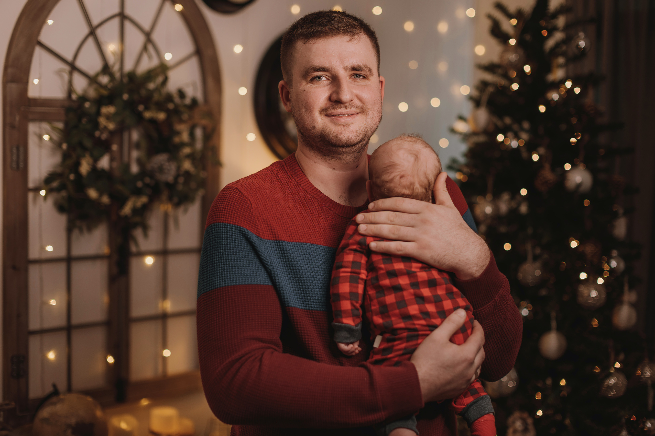 11.26.2022 Christmas Photoshoot 9. Wedding family event photographer in Chicago Nick Yushevich