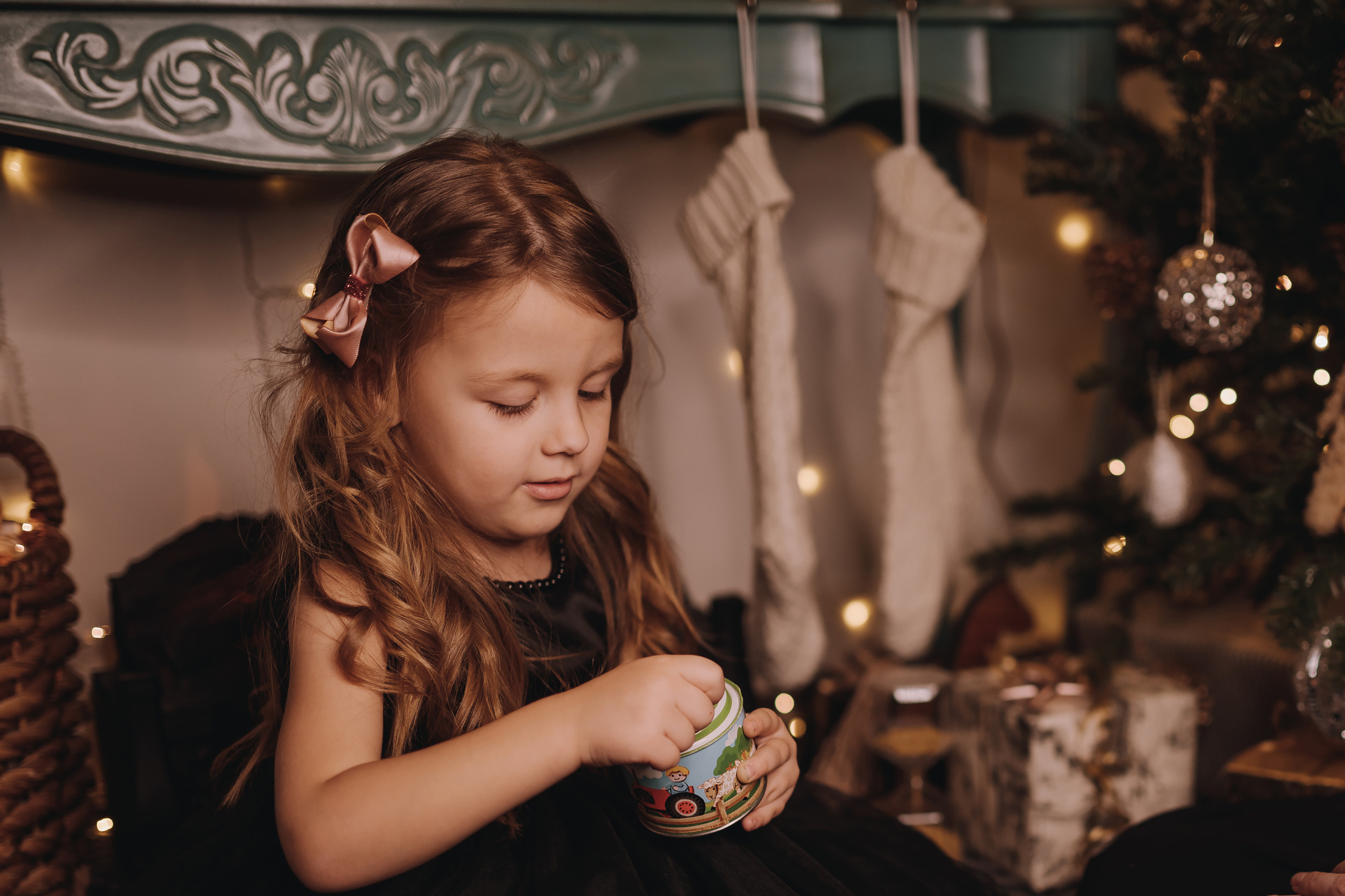 11.25.2022 Christmas Photoshoot 6. Wedding family event photographer in Chicago Nick Yushevich