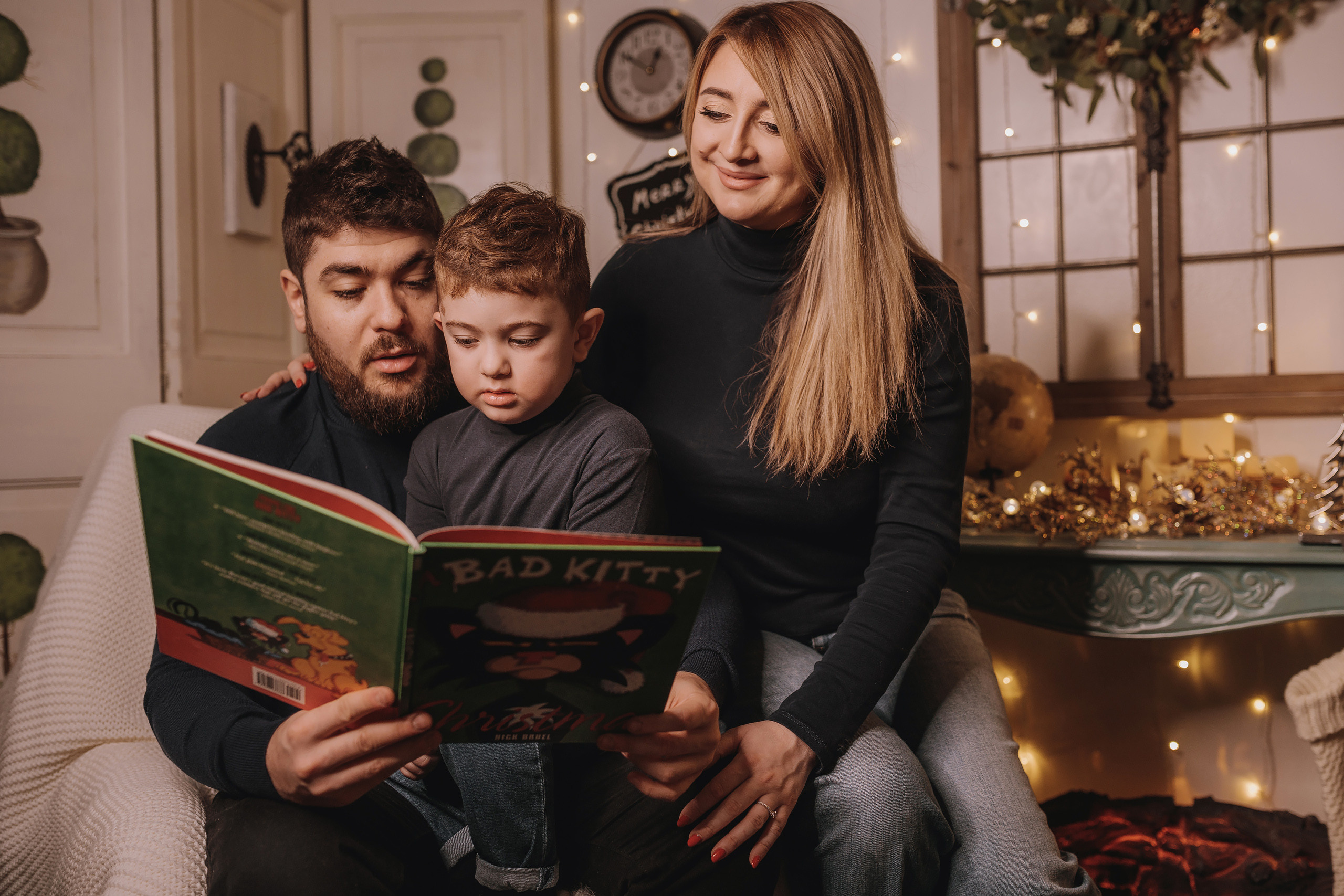 11.27.2022 Christmas Photoshoot 8. Wedding family event photographer in Chicago Nick Yushevich