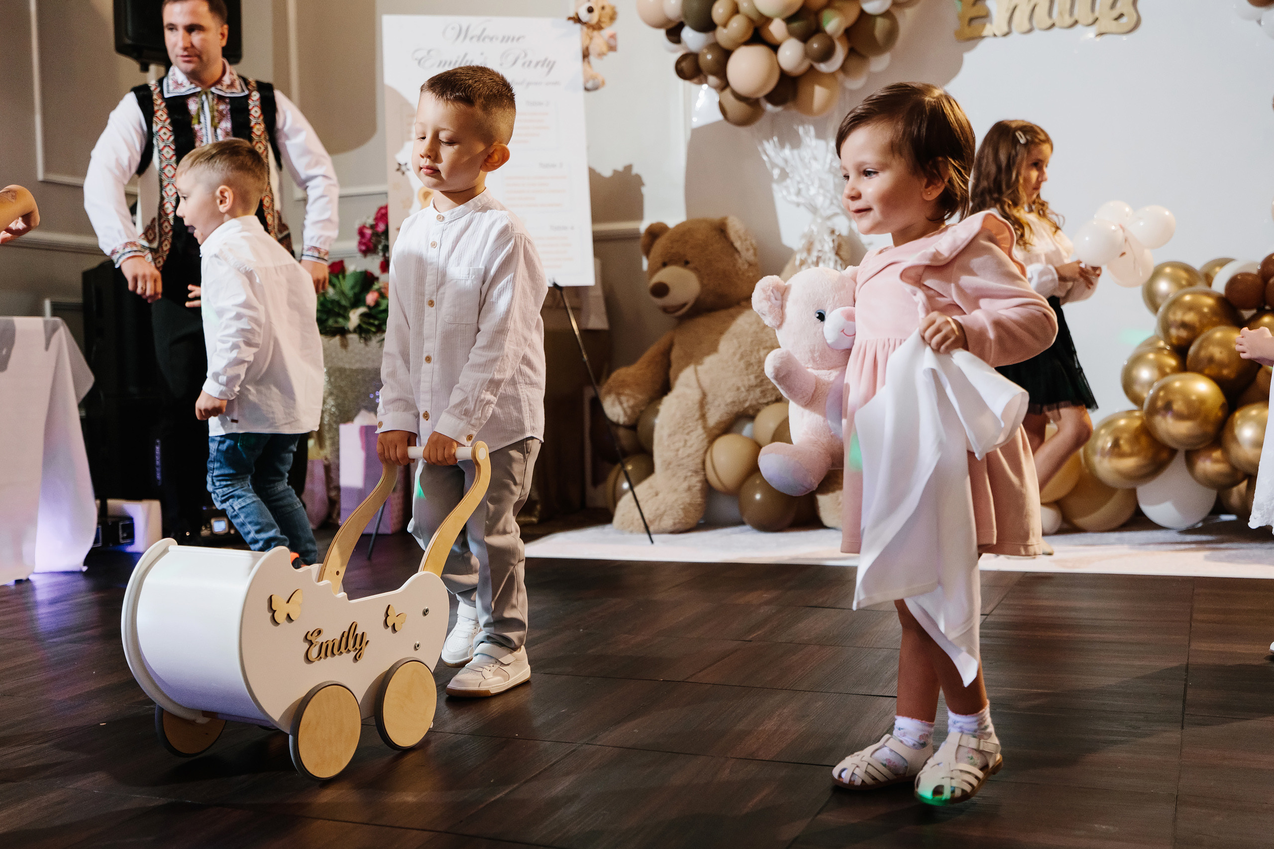 08.20.2022 First birthday. Wedding family event photographer in Chicago Nick Yushevich