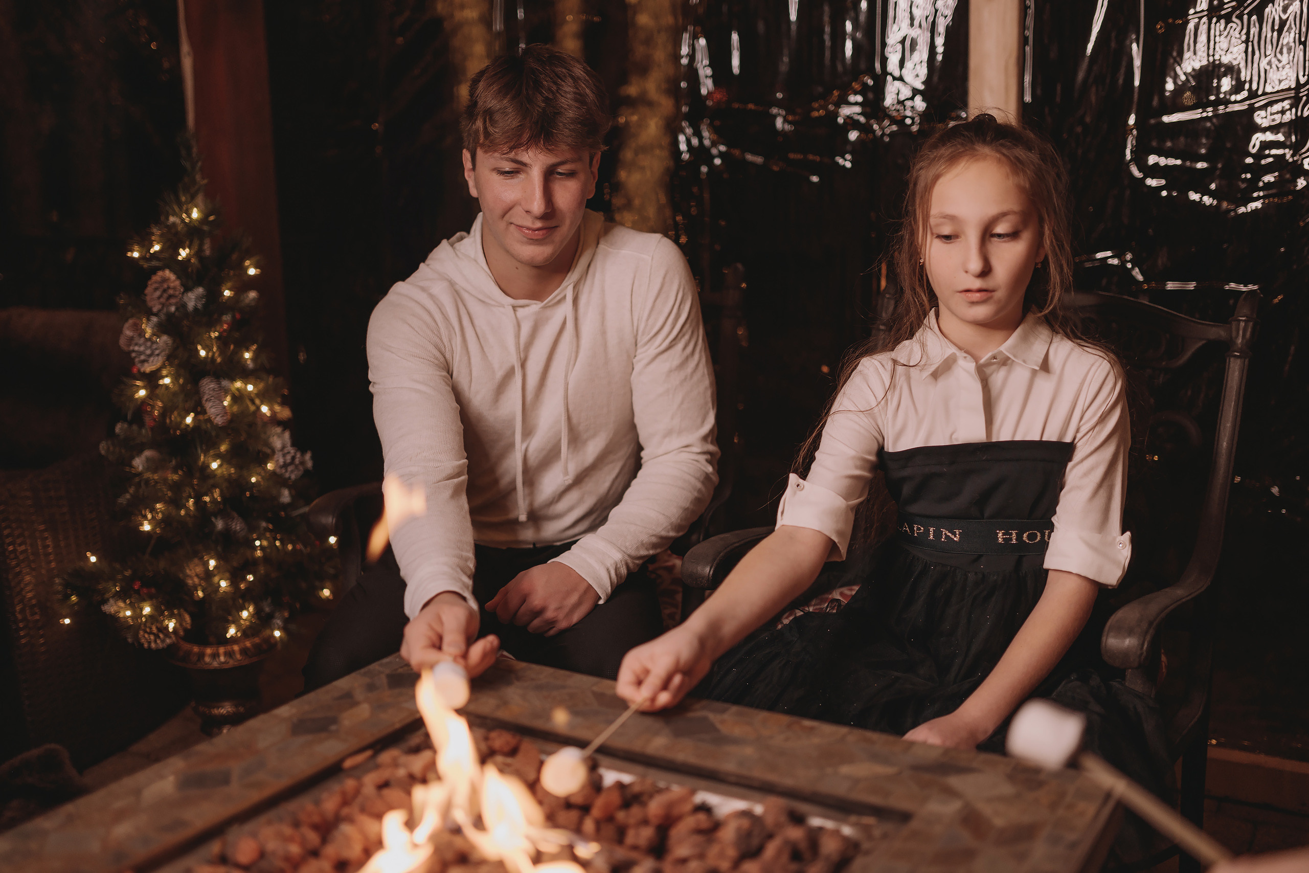 11.26.2022 Christmas Photoshoot. Wedding family event photographer in Chicago Nick Yushevich