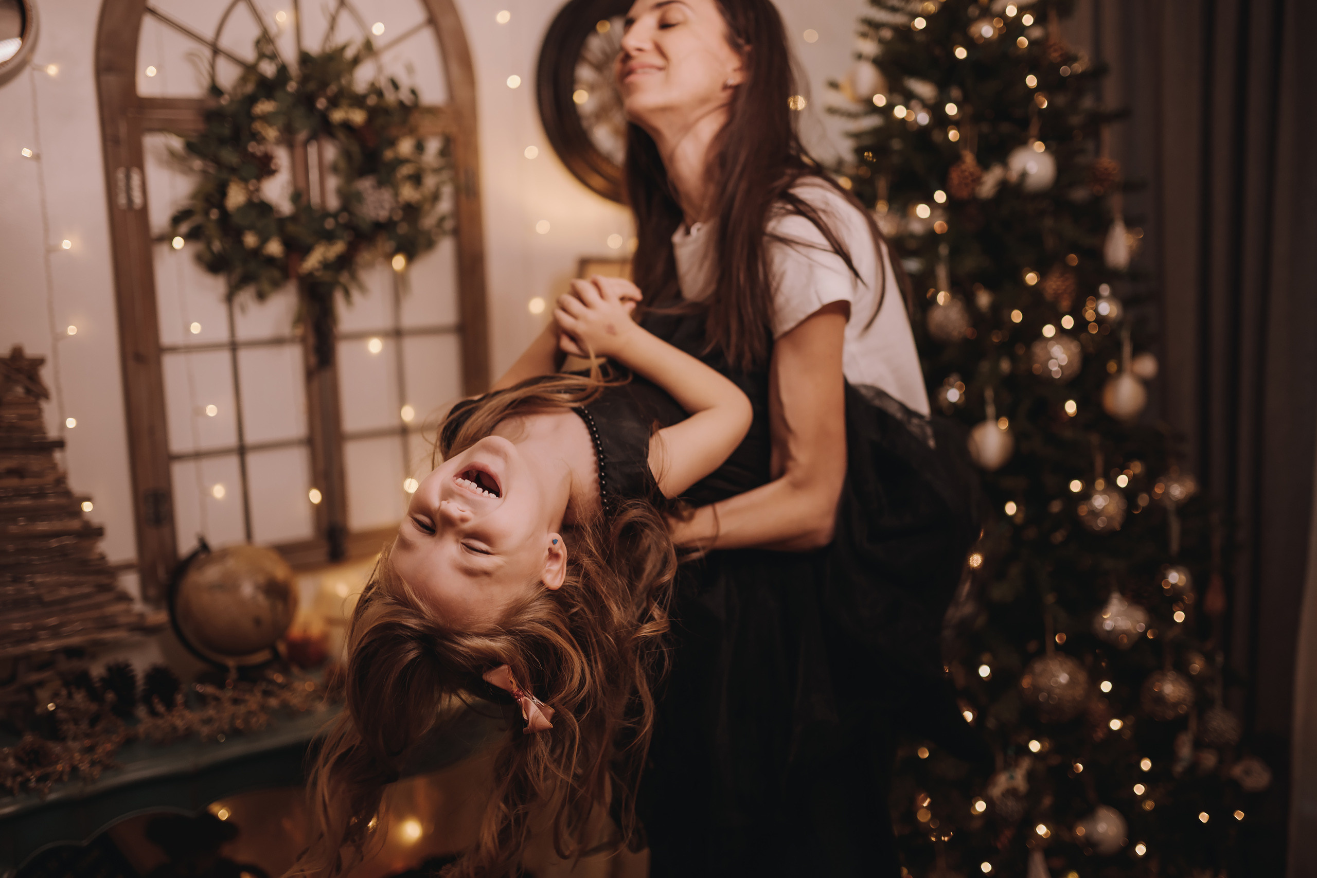 11.25.2022 Christmas Photoshoot 6. Wedding family event photographer in Chicago Nick Yushevich