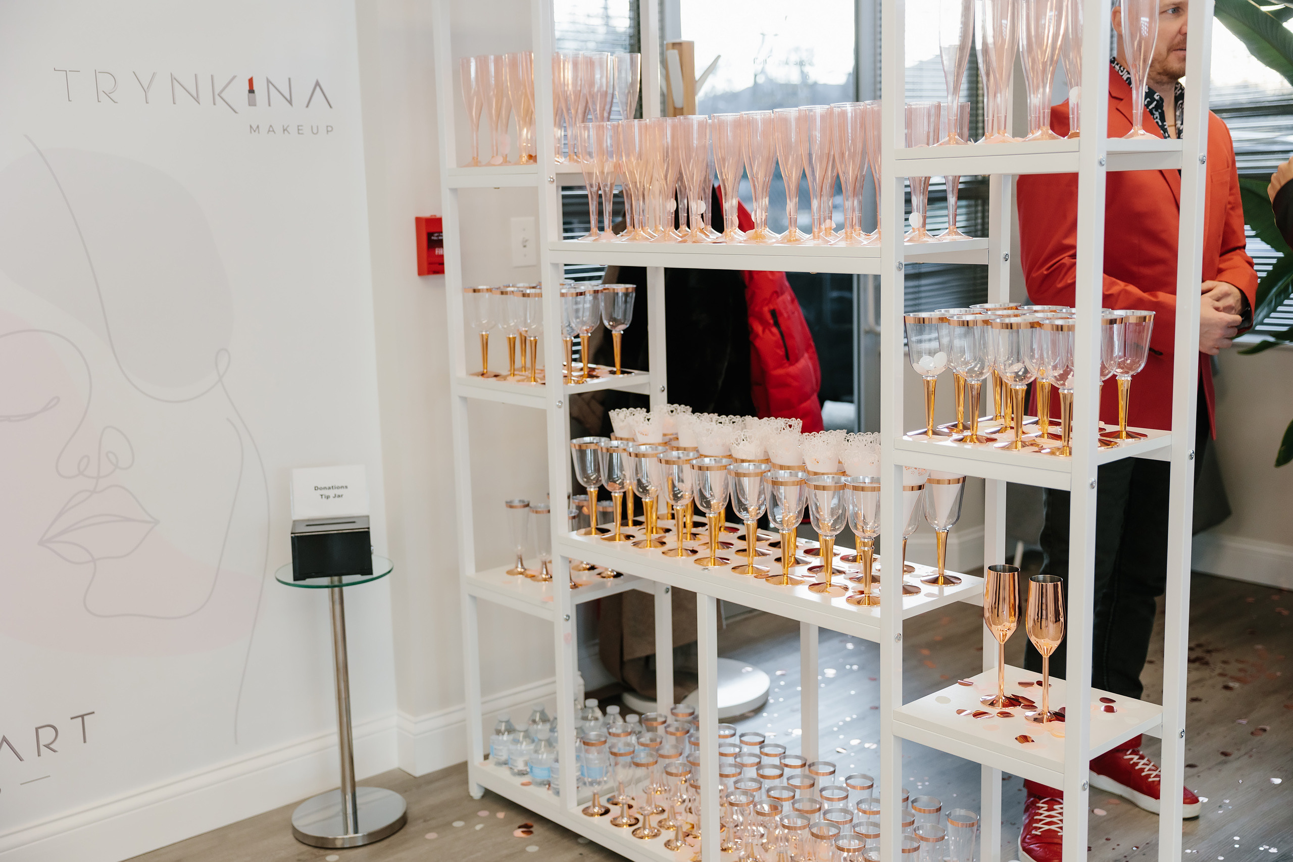 Grand Opening Trynkina Makeup 11.20.2022. Wedding family event photographer in Chicago Nick Yushevich