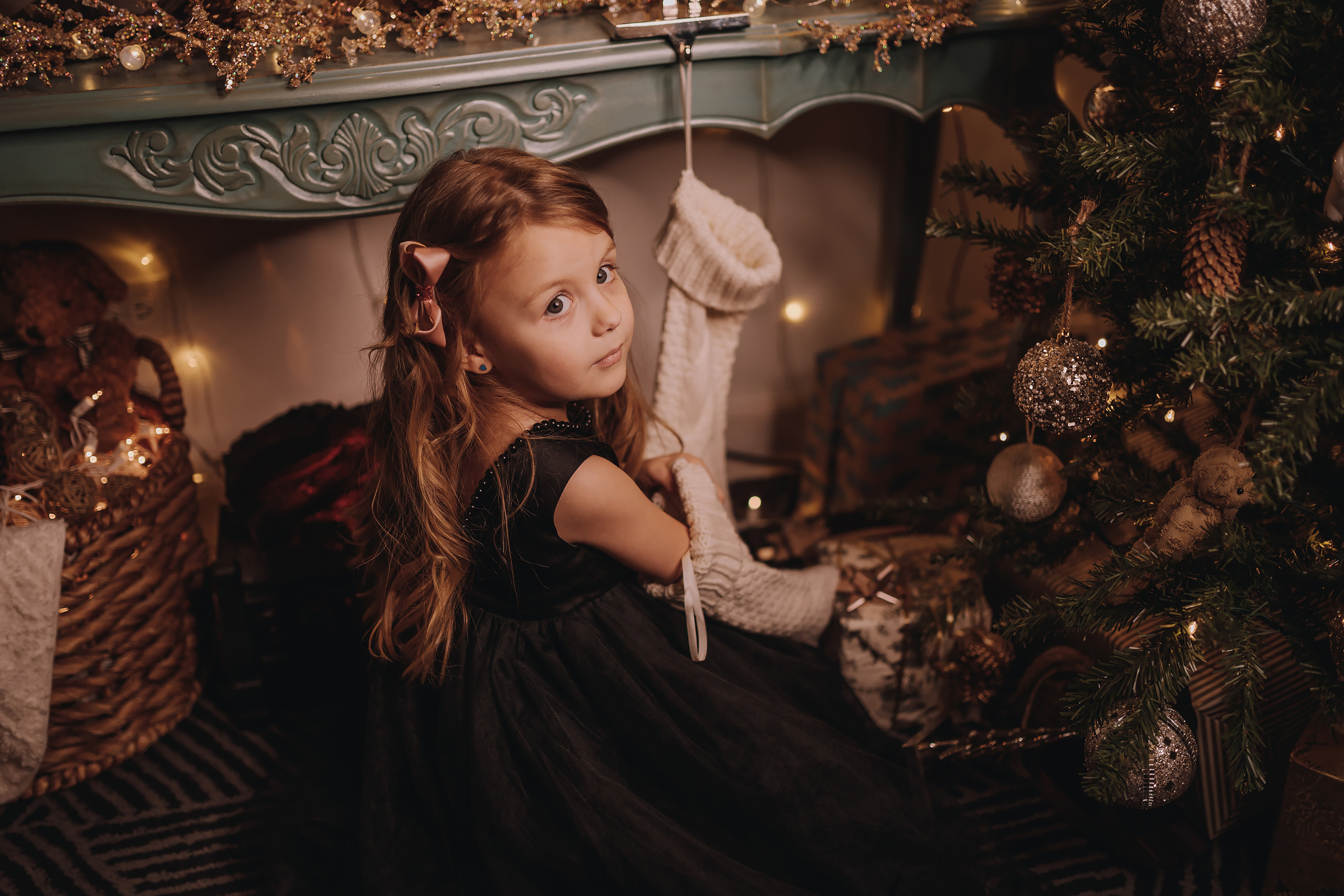 11.25.2022 Christmas Photoshoot 6. Wedding family event photographer in Chicago Nick Yushevich