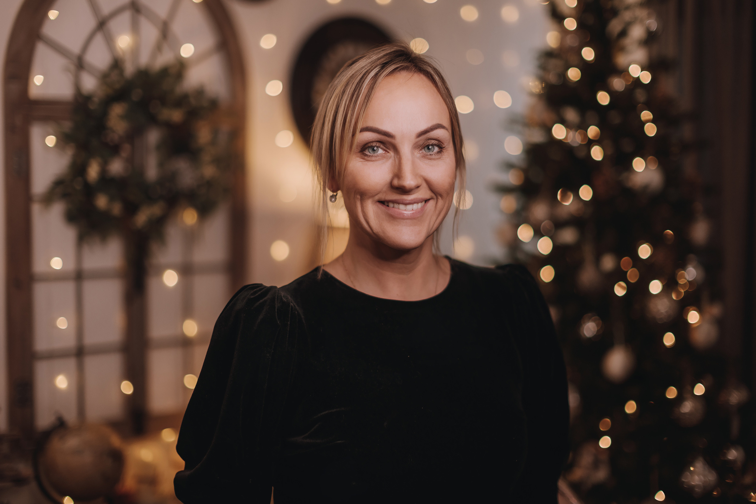 11.25.2022 Christmas Photoshoot 5. Wedding family event photographer in Chicago Nick Yushevich