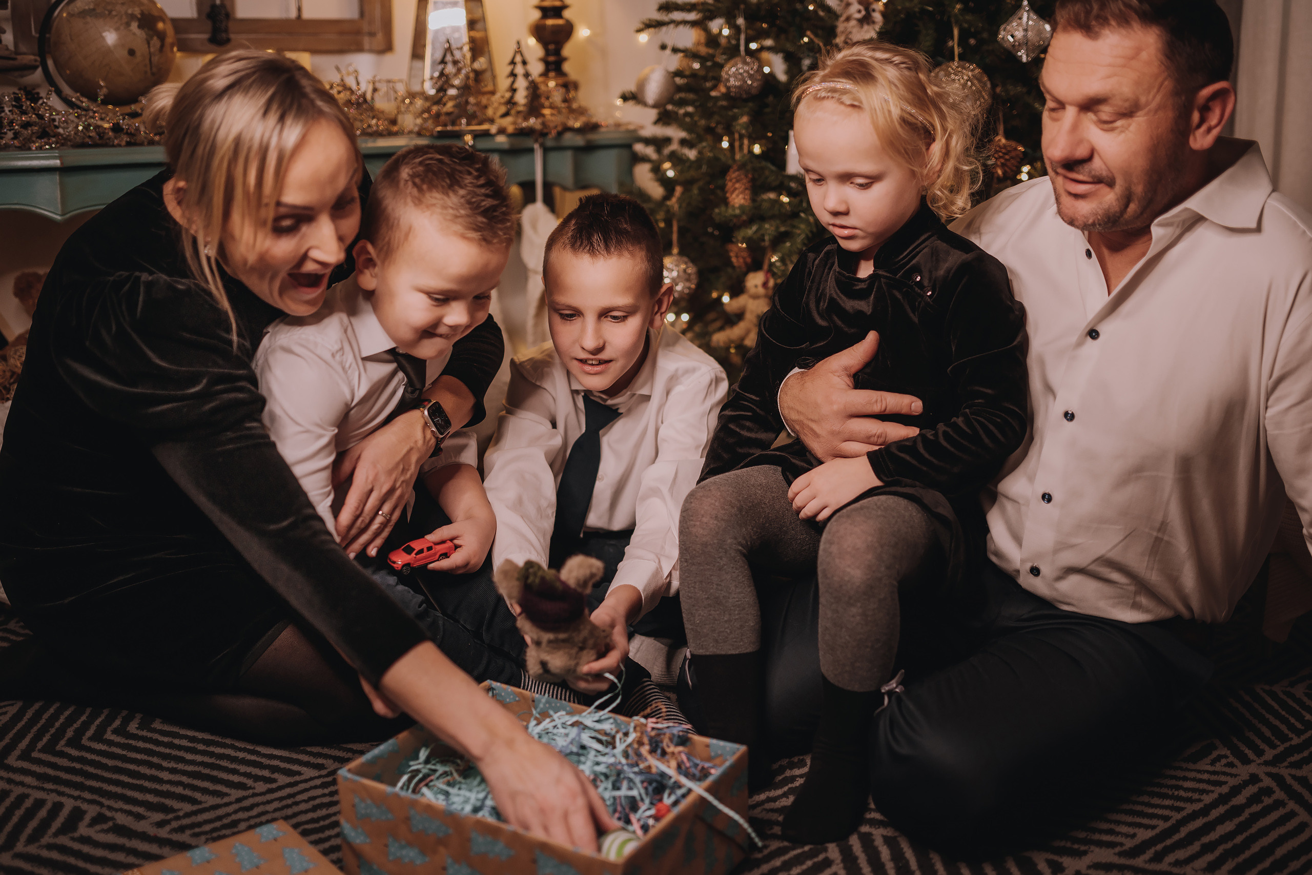 11.25.2022 Christmas Photoshoot 5. Wedding family event photographer in Chicago Nick Yushevich