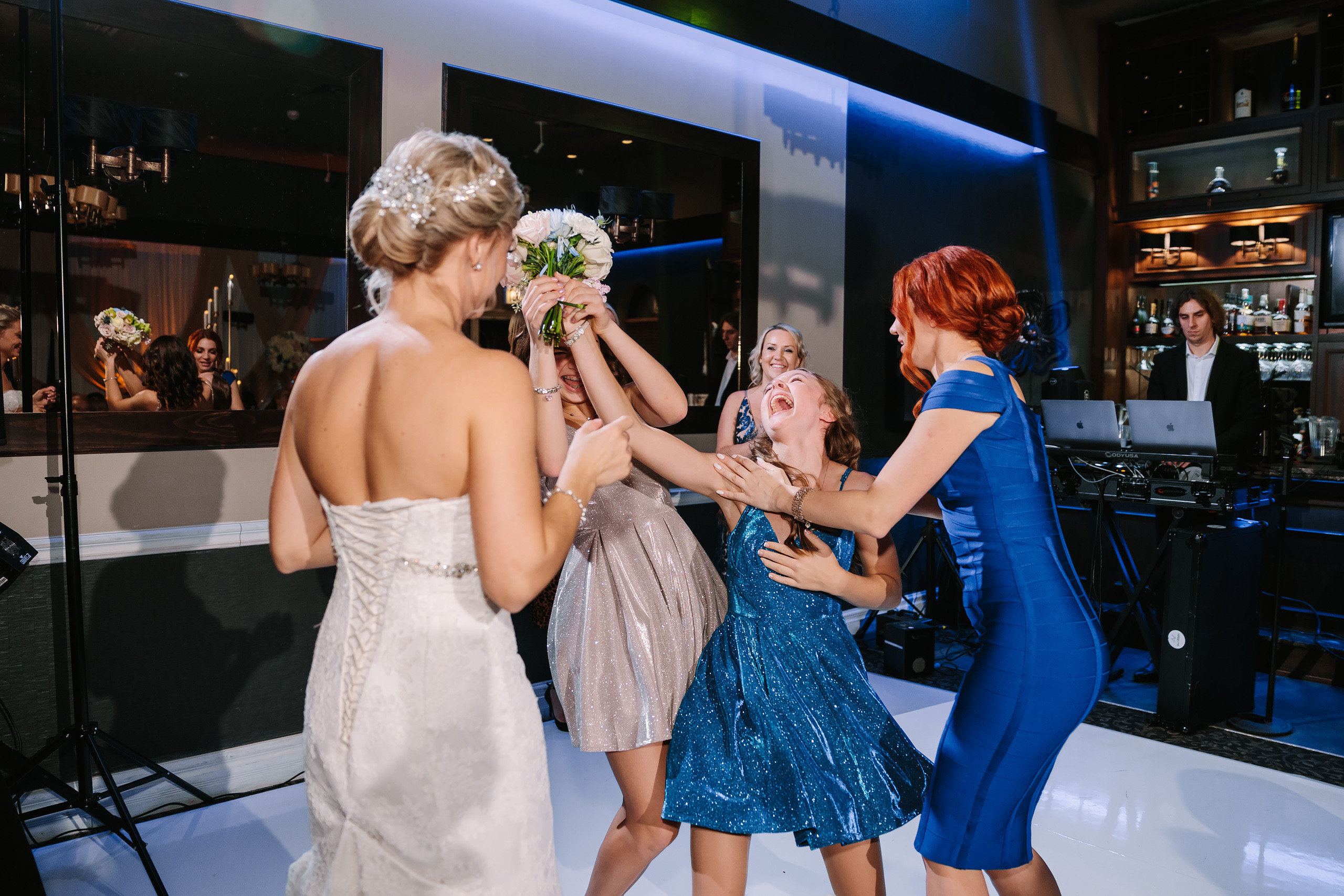 10.29.2022 Wedding. Wedding family event photographer in Chicago Nick Yushevich