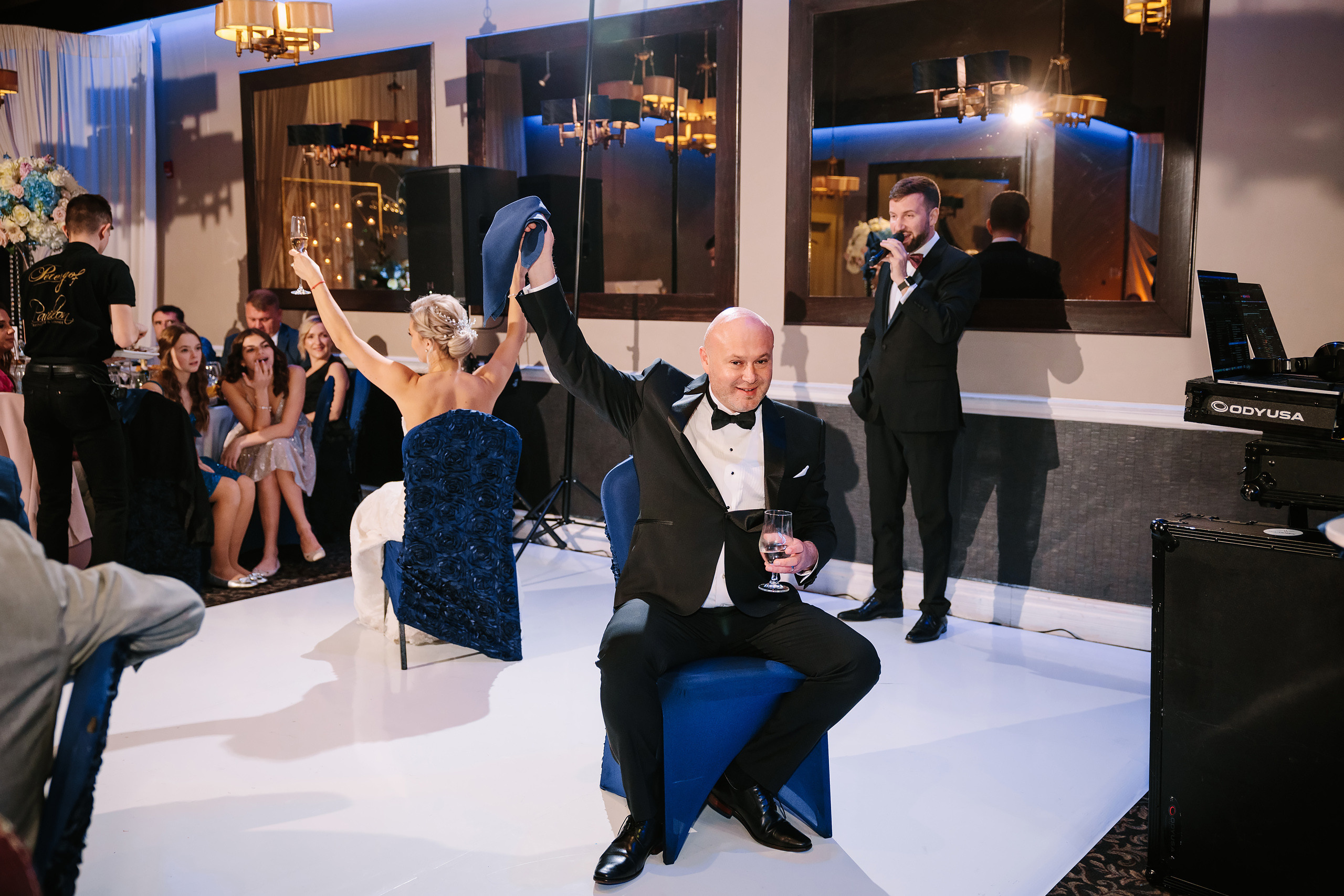 10.29.2022 Wedding. Wedding family event photographer in Chicago Nick Yushevich