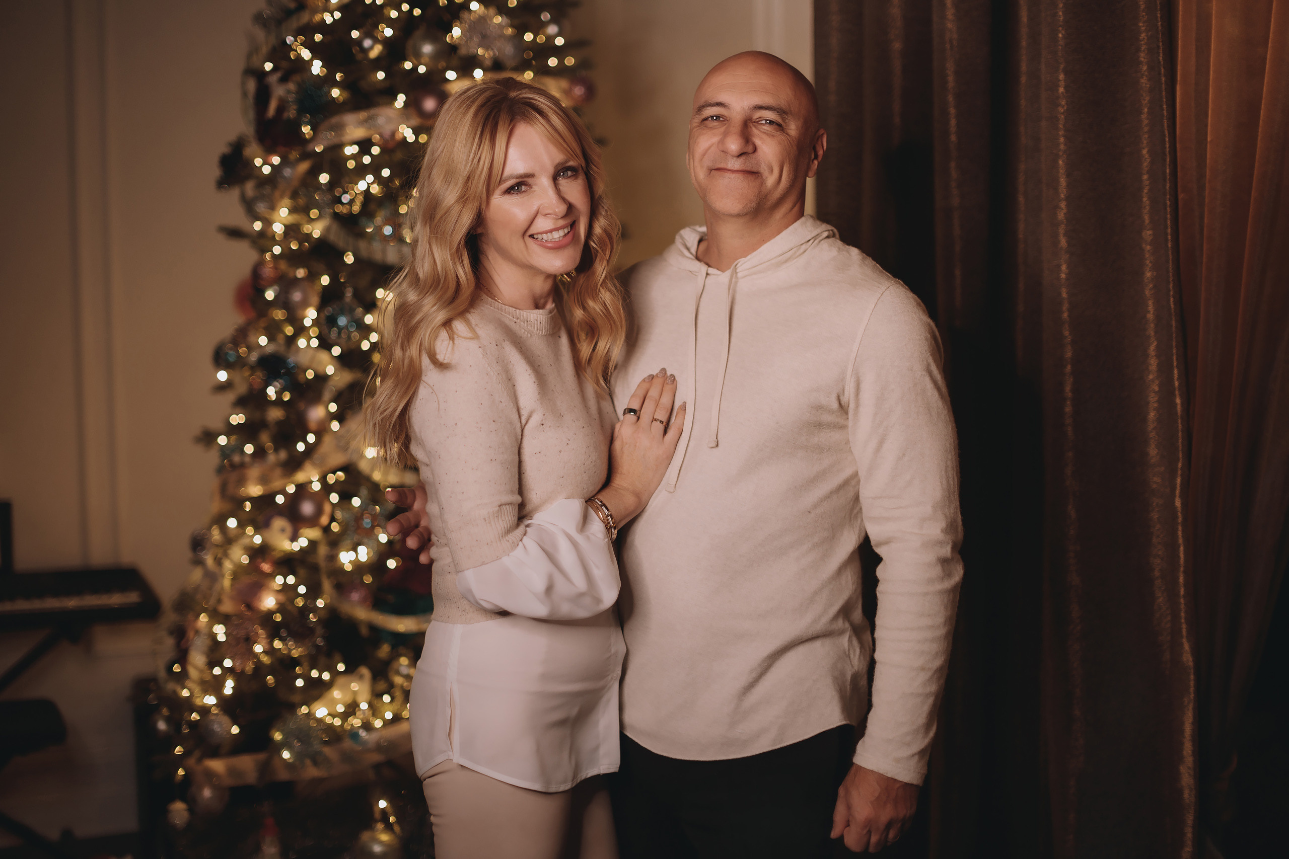 11.26.2022 Christmas Photoshoot. Wedding family event photographer in Chicago Nick Yushevich