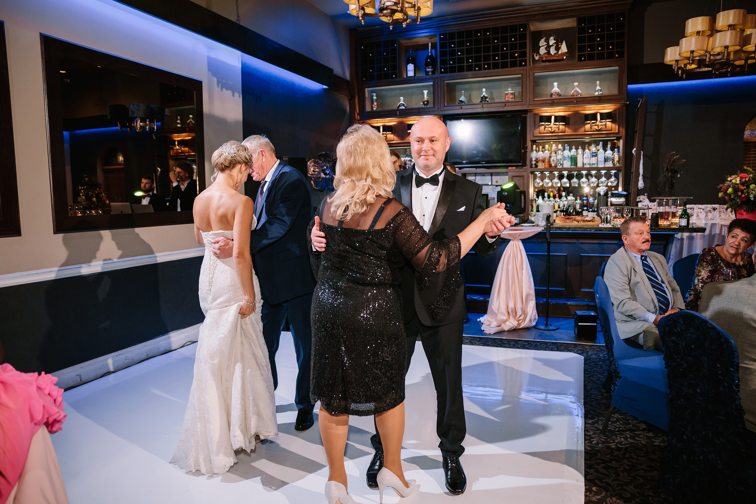 10.29.2022 Wedding. Wedding family event photographer in Chicago Nick Yushevich