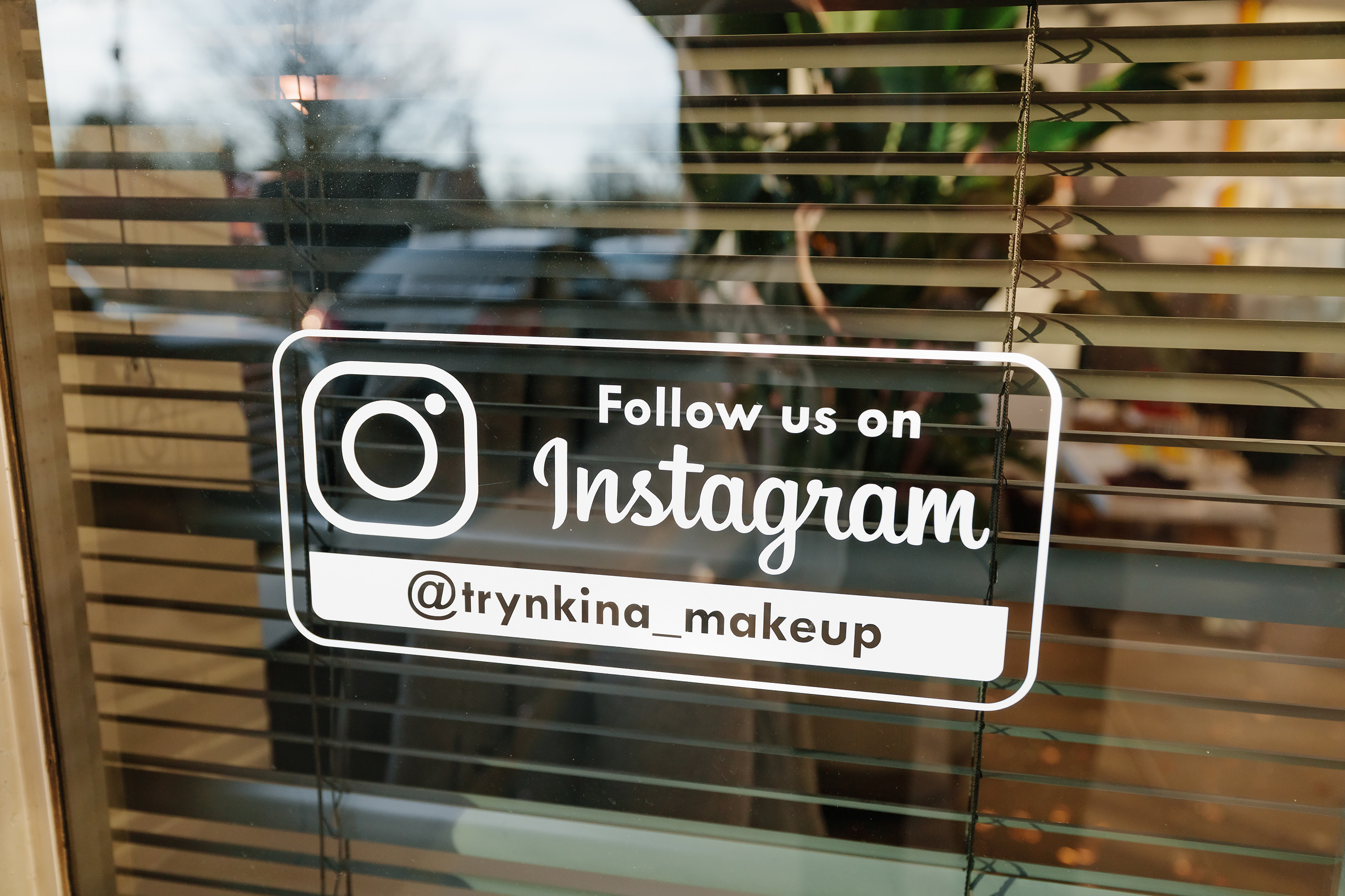 Grand Opening Trynkina Makeup 11.20.2022. Wedding family event photographer in Chicago Nick Yushevich